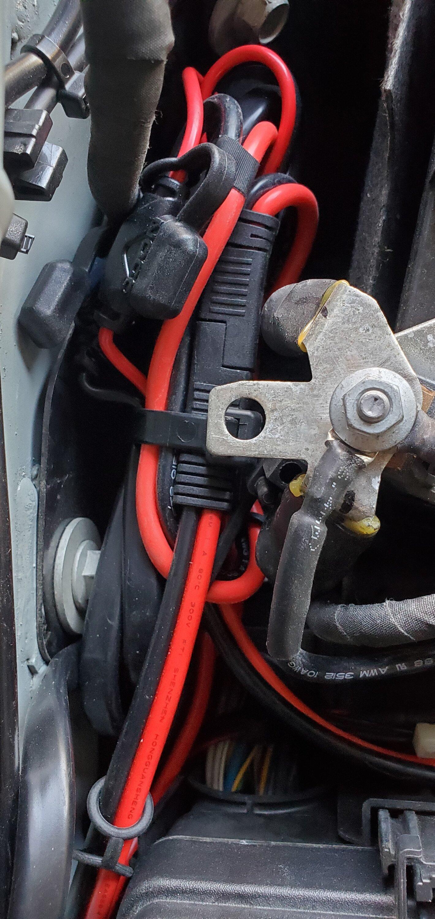 Ford Bronco Battery Maintainer/Tender and Battery Management System. 20231004_171339