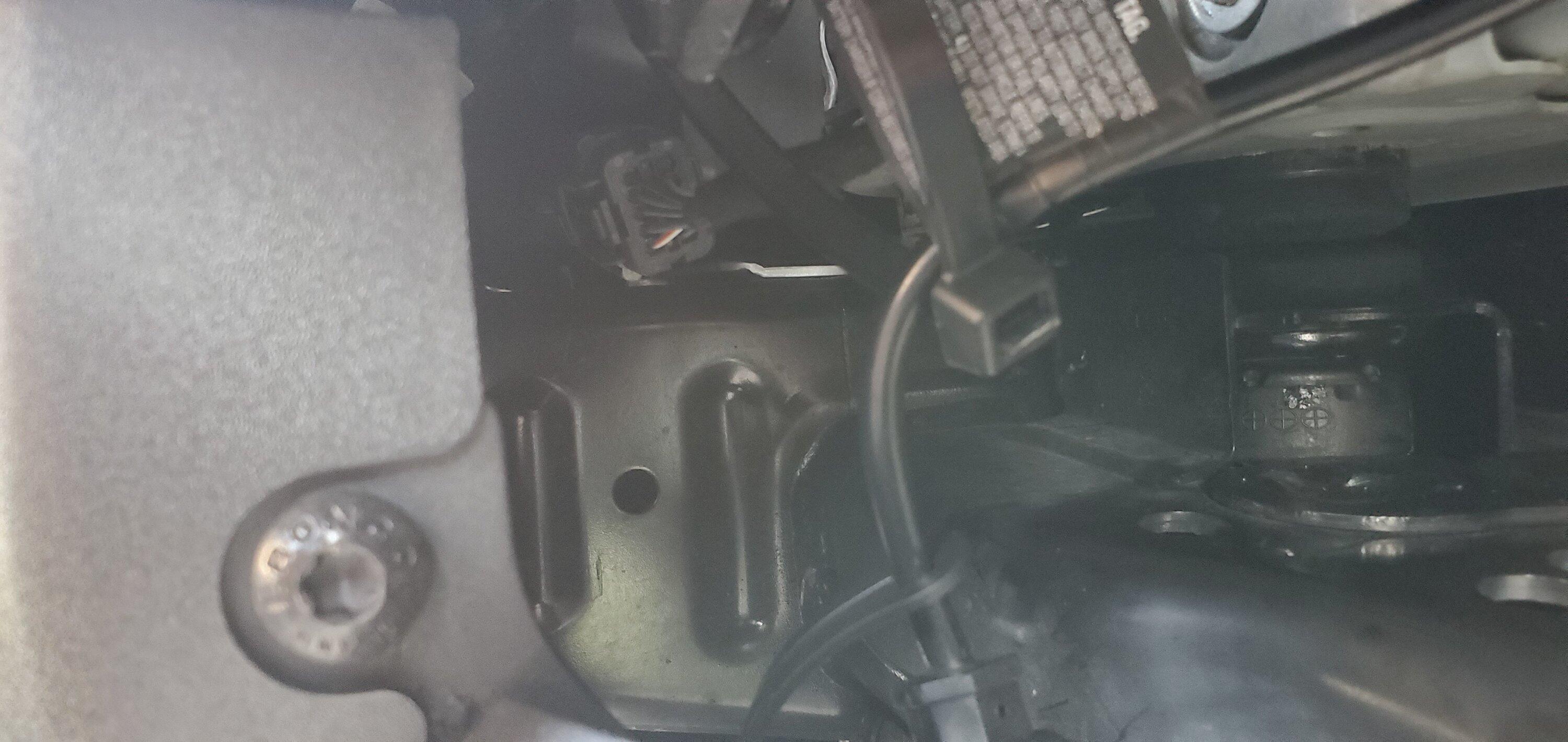 Ford Bronco Battery Maintainer/Tender and Battery Management System. 20231004_171433