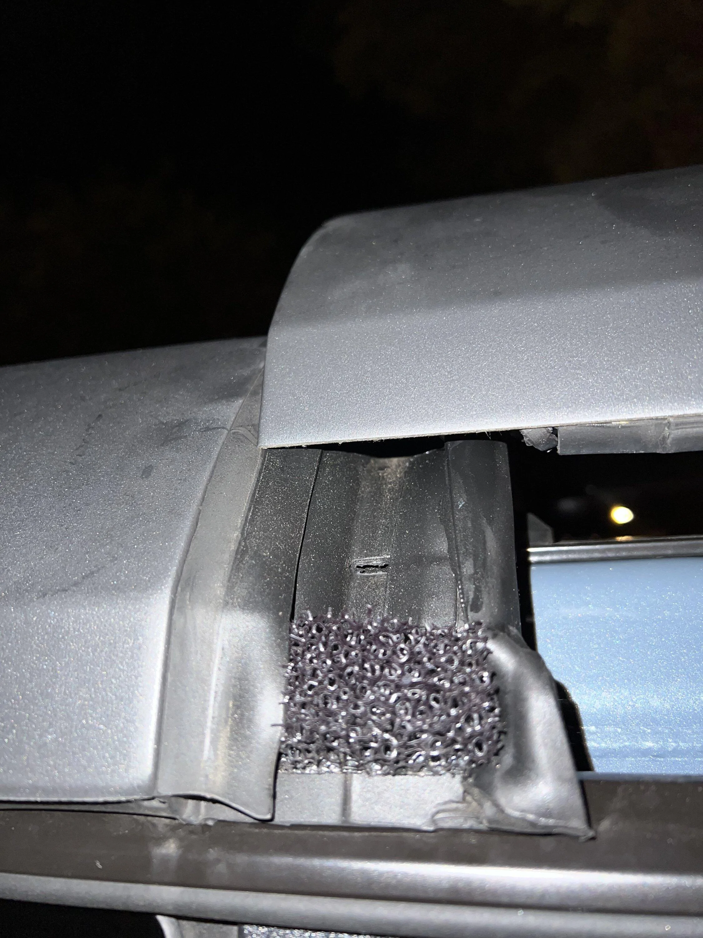 Ford Bronco Question on hard top seals - does this look right? IMG_2654