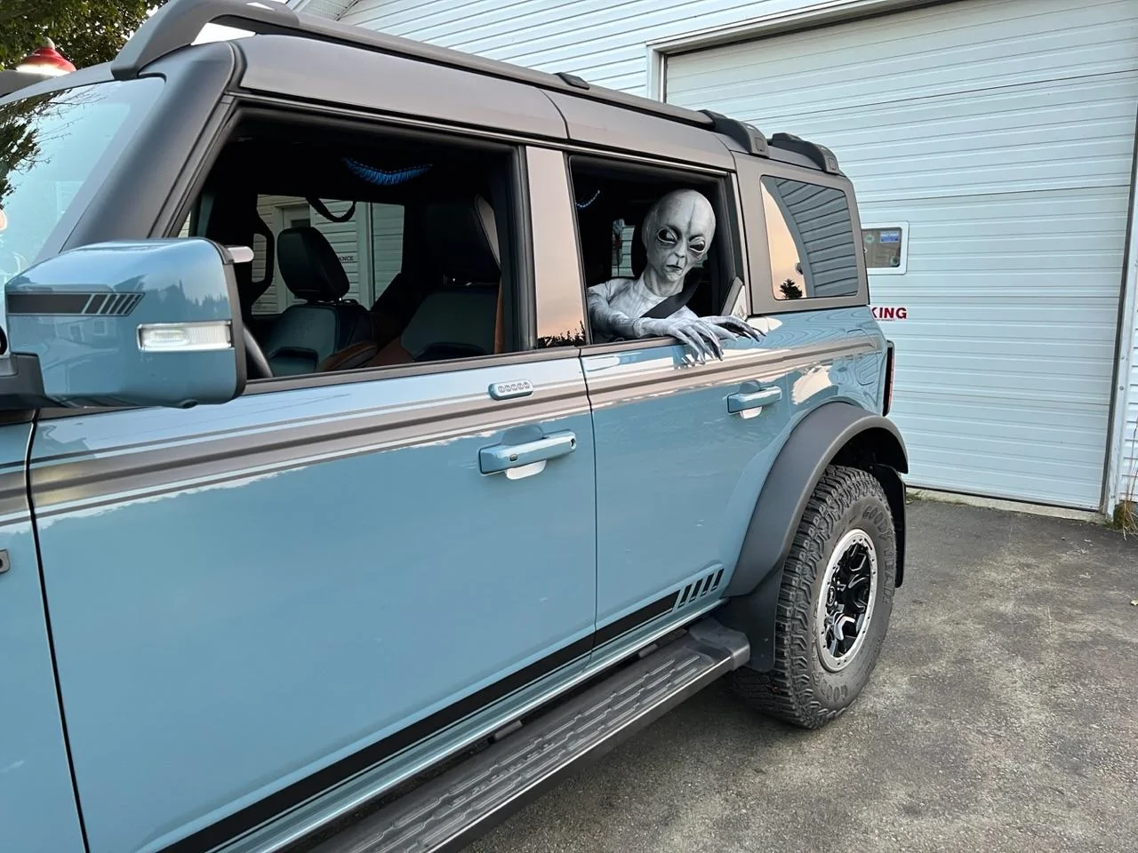 Ford Bronco Post Your Halloween Broncos! IMG_0948