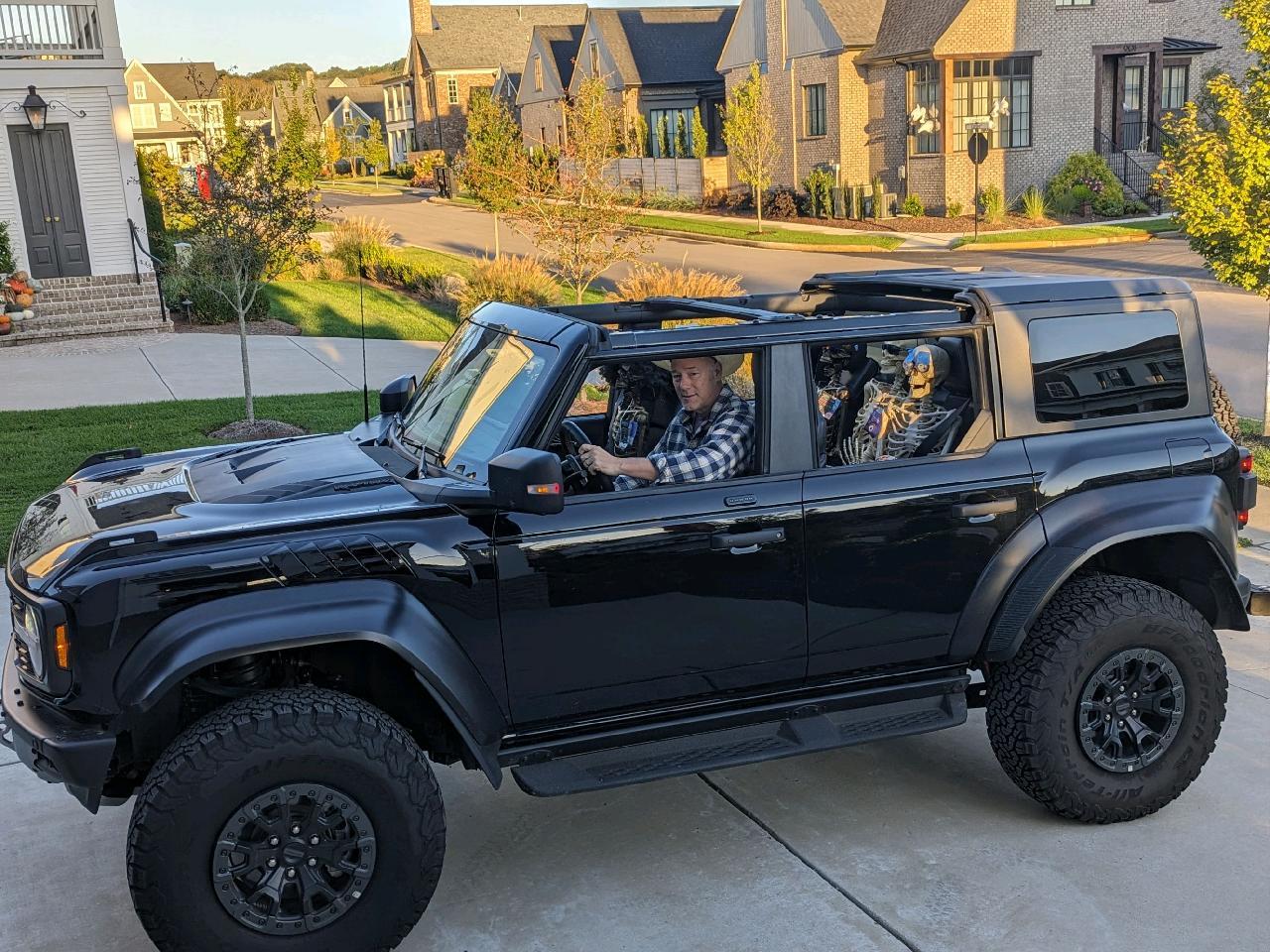 Ford Bronco Post Your Halloween Broncos! 10045