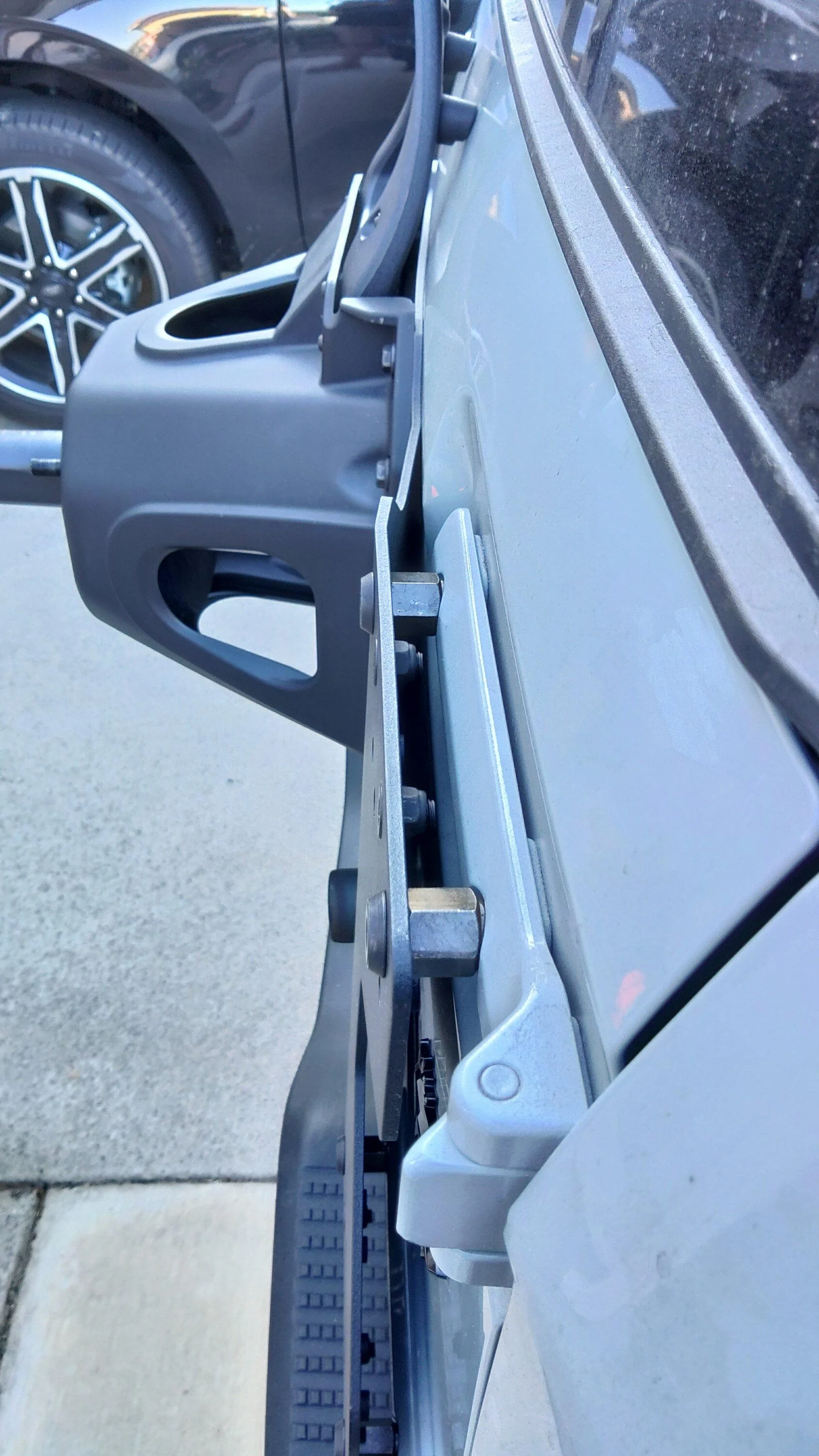 Ford Bronco Raptor Tailgate Hinges installed with Hammerbilt Bracket KIMG0743