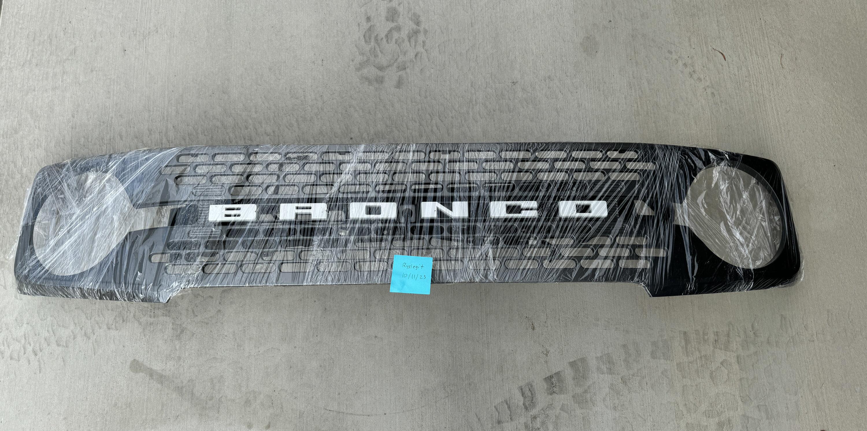 Ford Bronco FS: OEM Badlands Grill $350 IMG_4862