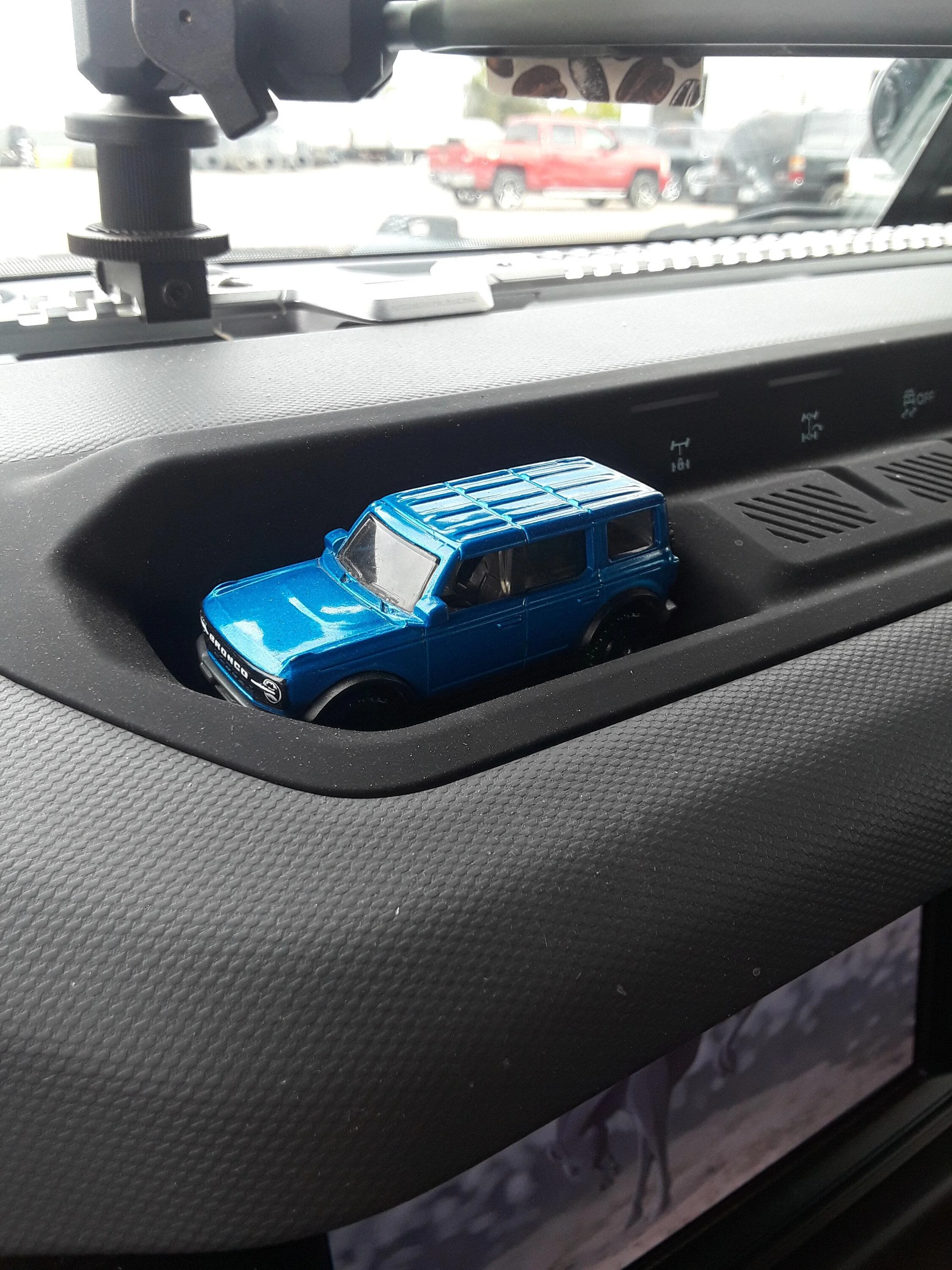 Ford Bronco Made a Dash Buddy 16970485336611394729641534324604