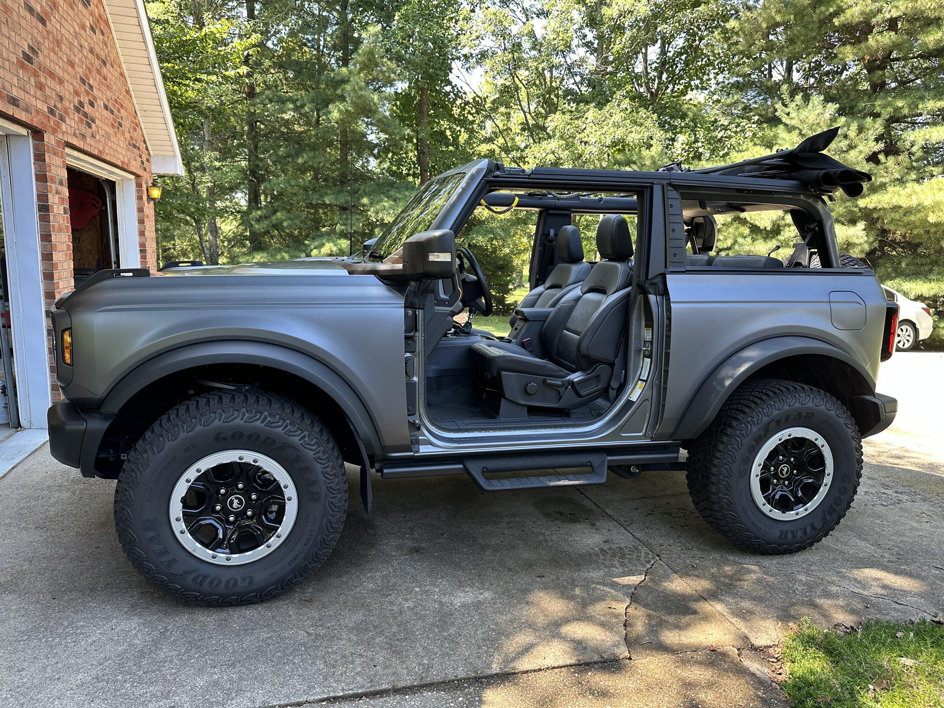 Ford Bronco Bronco Team 2 door. Doors Off