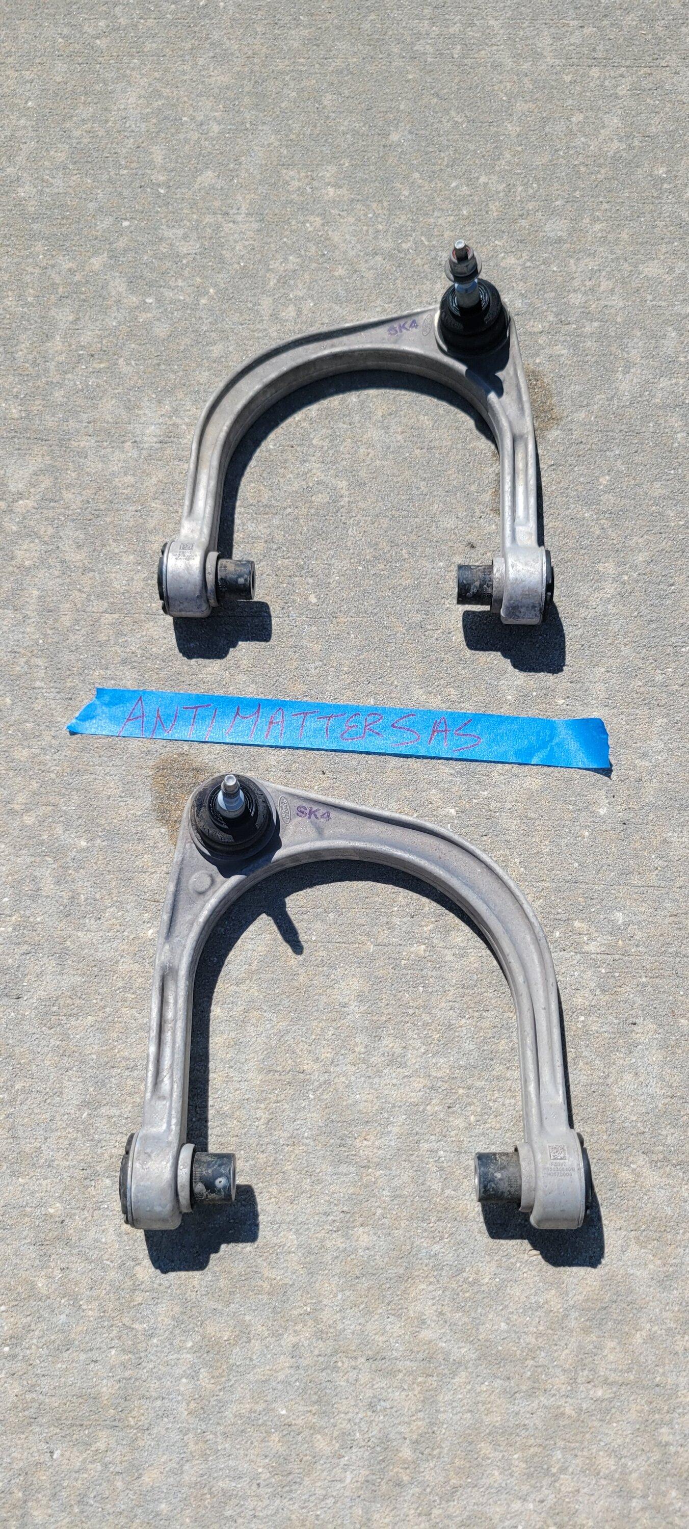 Ford Bronco Stock Sasquatch upper control arms 16972999044768625693874182715889