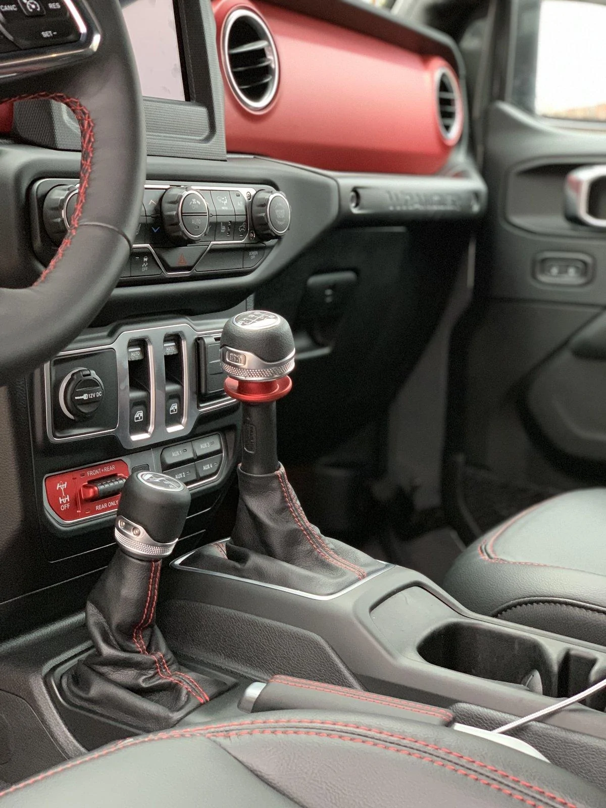 Ford Bronco question about the manual. 3DA4399D-C626-4888-9B4E-B1A44DF12BA9