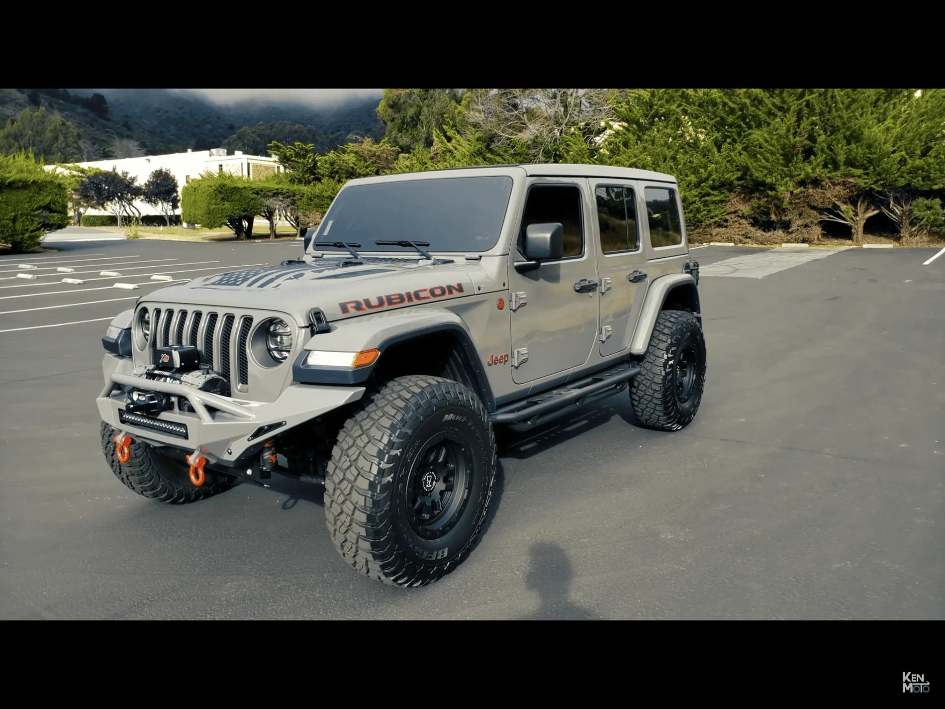 Ford Bronco Carbonized Gray vs Sting Gray ( Jeep ) DEC44B7C-8467-4E63-8E7E-7429D06A7A9C