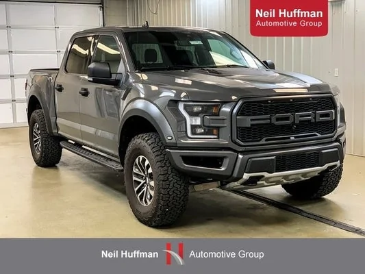 Ford Bronco Carbonized Gray vs Sting Gray ( Jeep ) 1