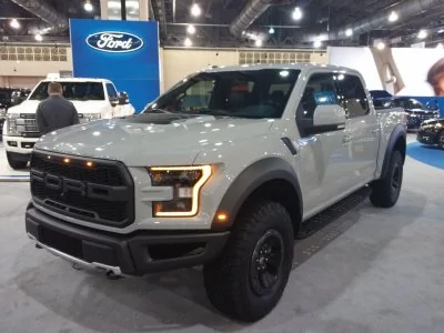 Ford Bronco Carbonized Gray vs Sting Gray ( Jeep ) 98-7aa4319599dd4c96383b6107a733f8c3