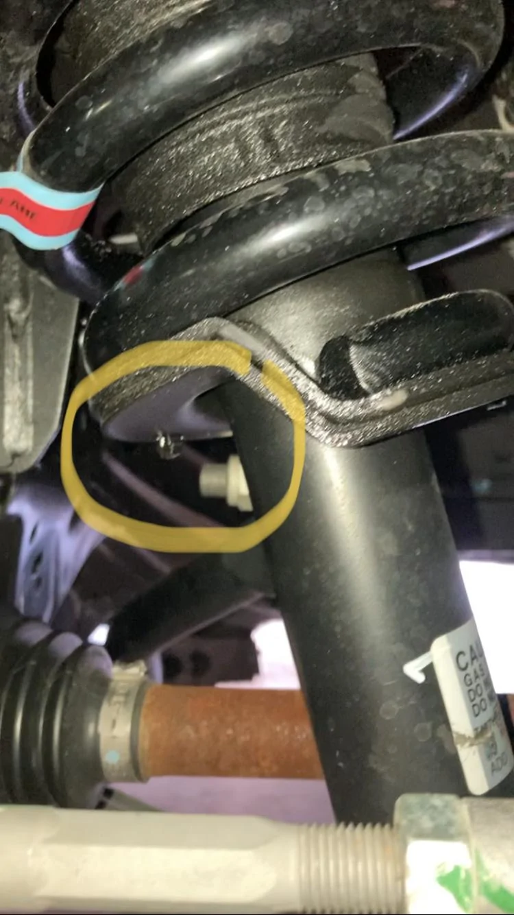 Ford Bronco Front Driver Shock Leaking (base, non SAS) IMG_4388
