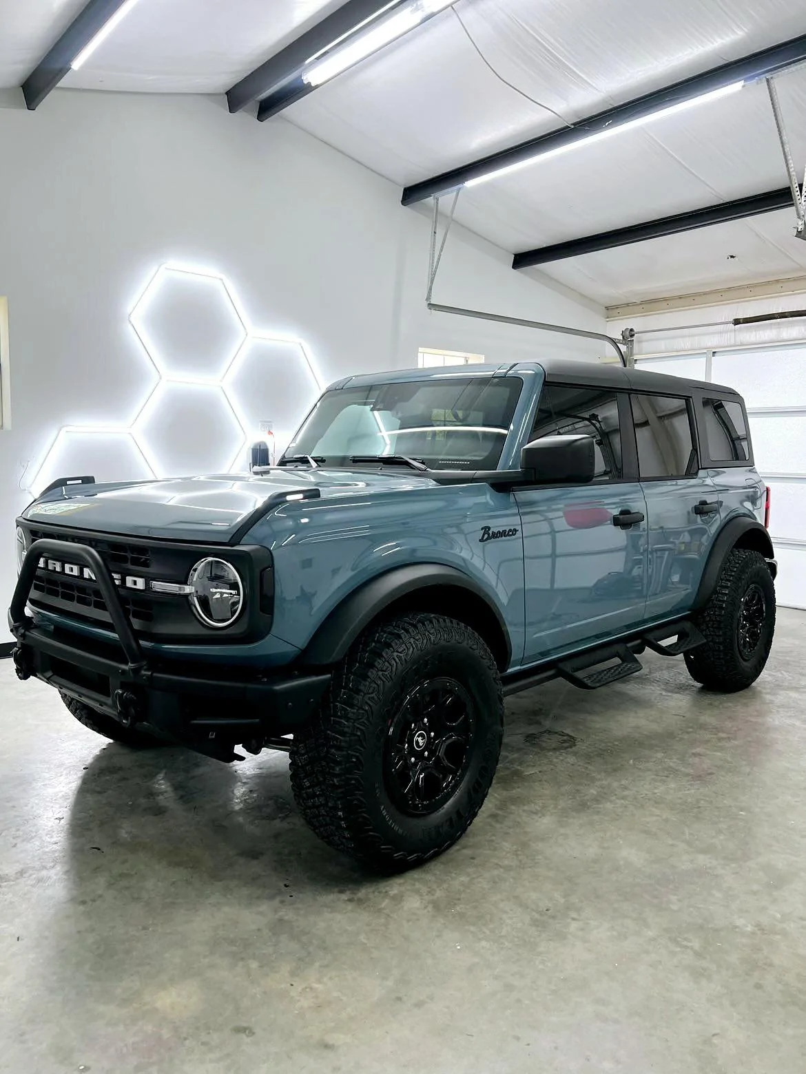 Ford Bronco Ultimate Black Diamond Non-Sasquatch pics thread 1000006327