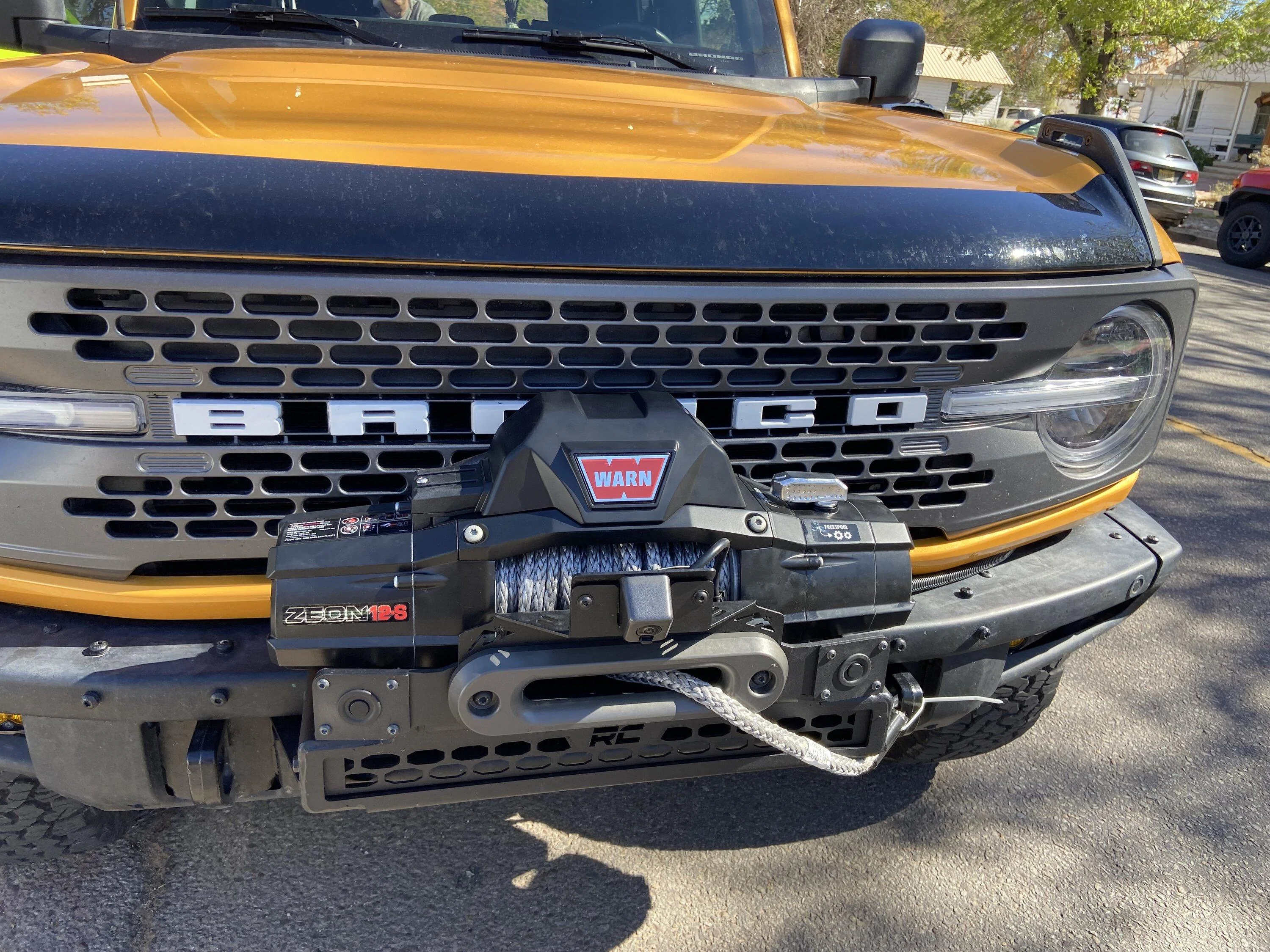 Ford Bronco Ford Performance WARN winch on capable bumper — Yes it's possible! IMG_6669