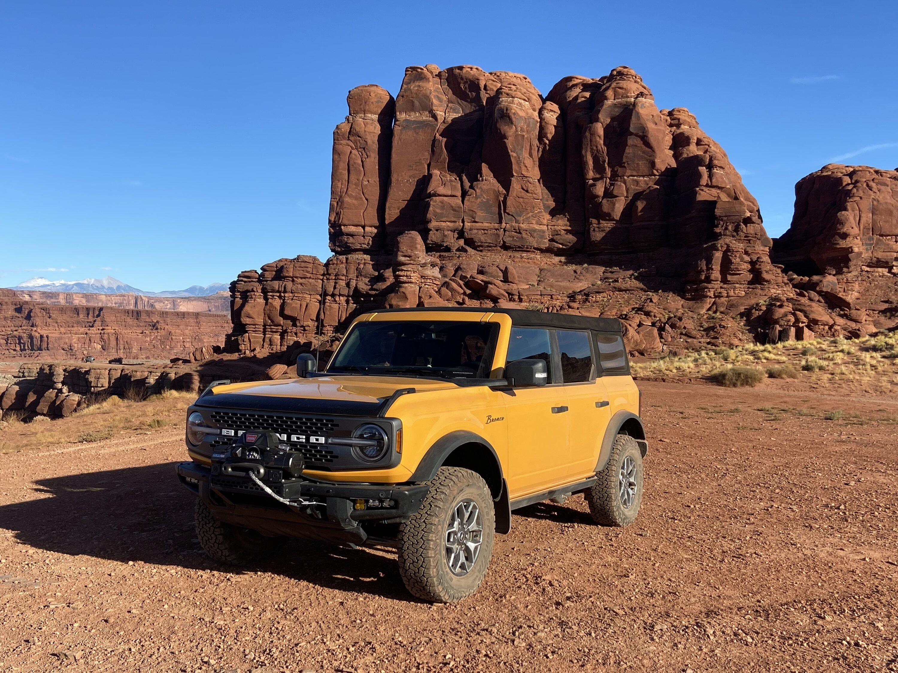 Ford Bronco Ford Performance WARN winch on capable bumper — Yes it's possible! IMG_6693