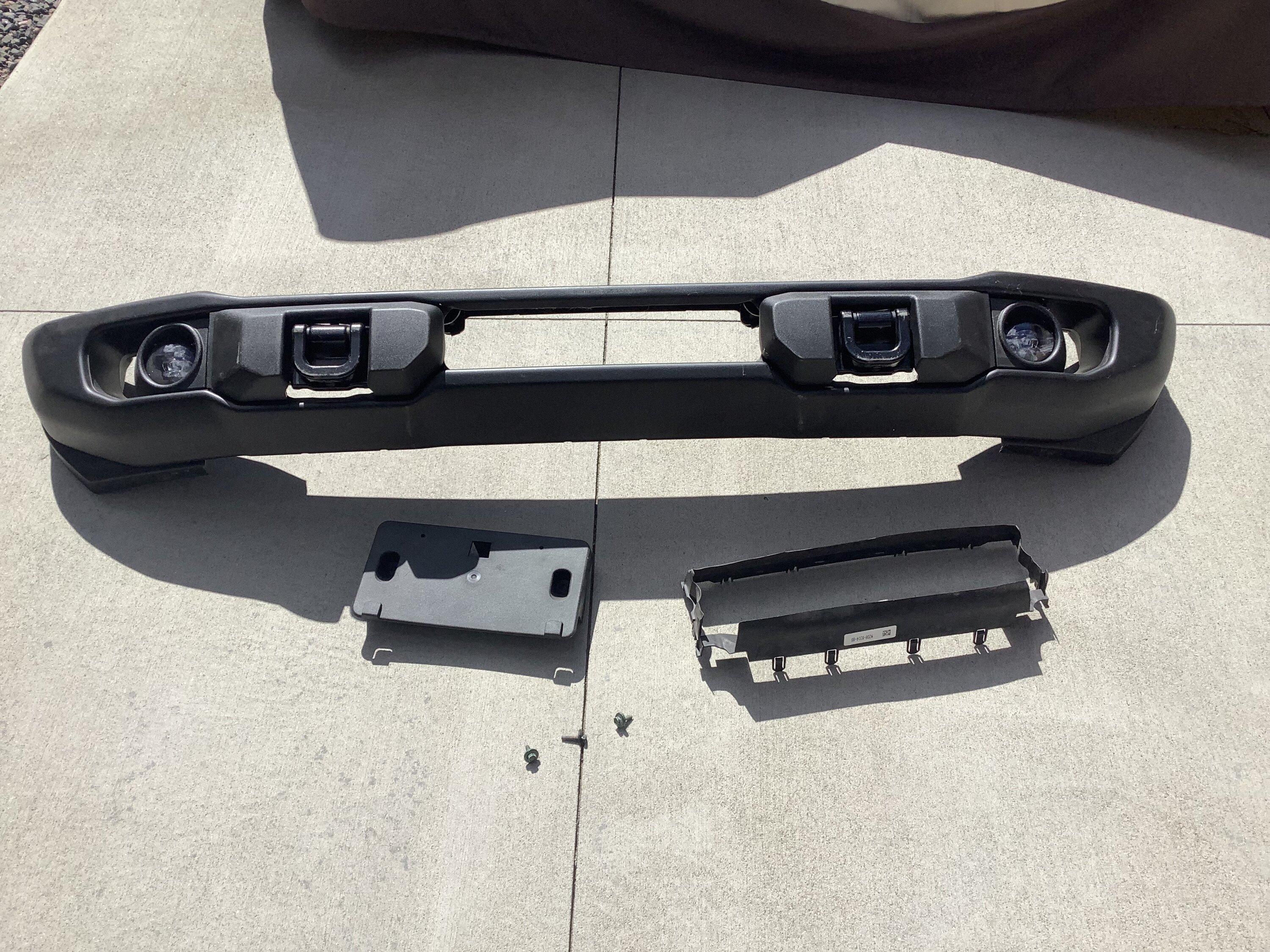 Ford Bronco Capable bumper with fog lights $10 IMG_1164