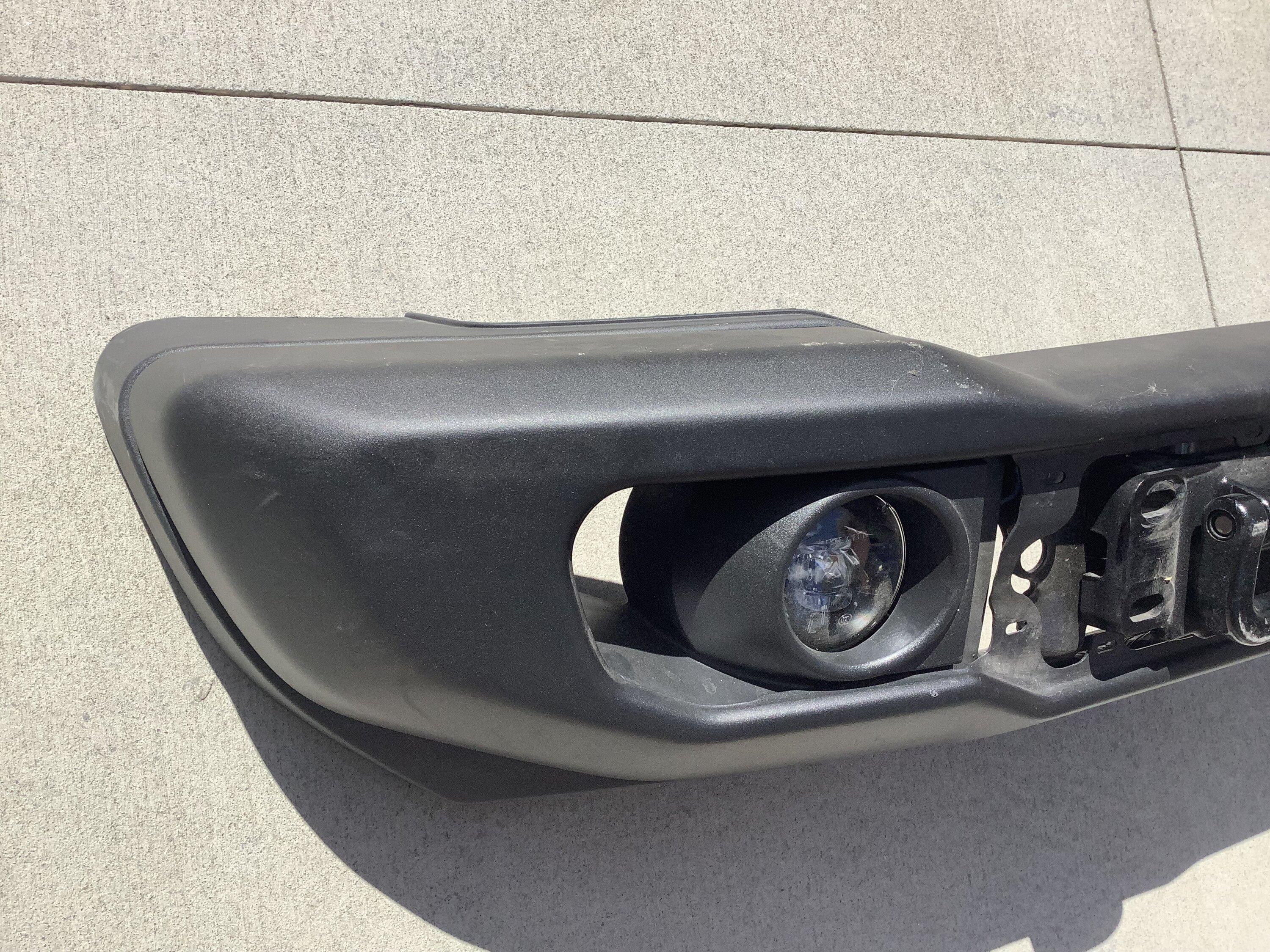 Ford Bronco Capable bumper with fog lights $10 IMG_1168