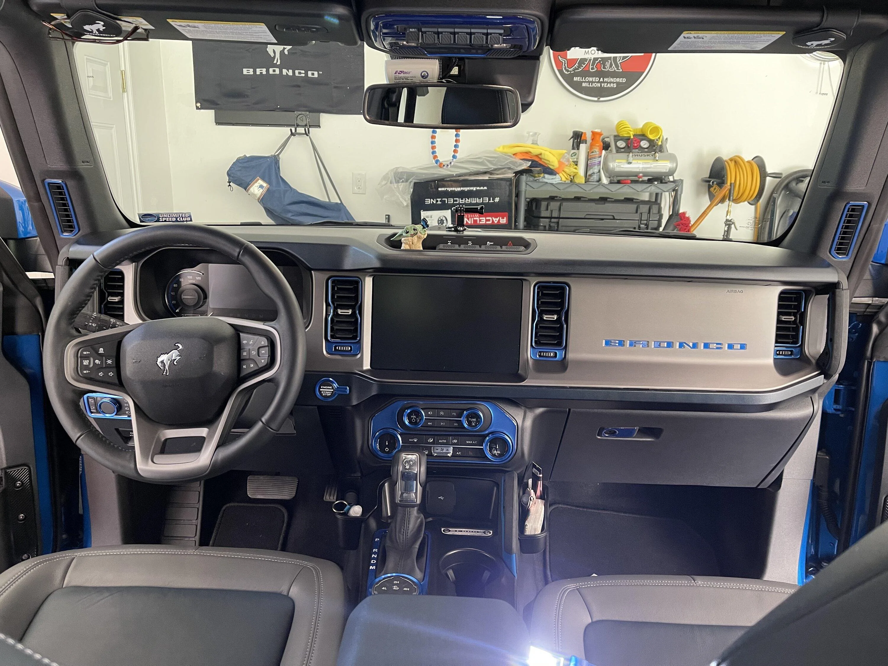 Ford Bronco Black Diamond interior blue highlights IMG_1215