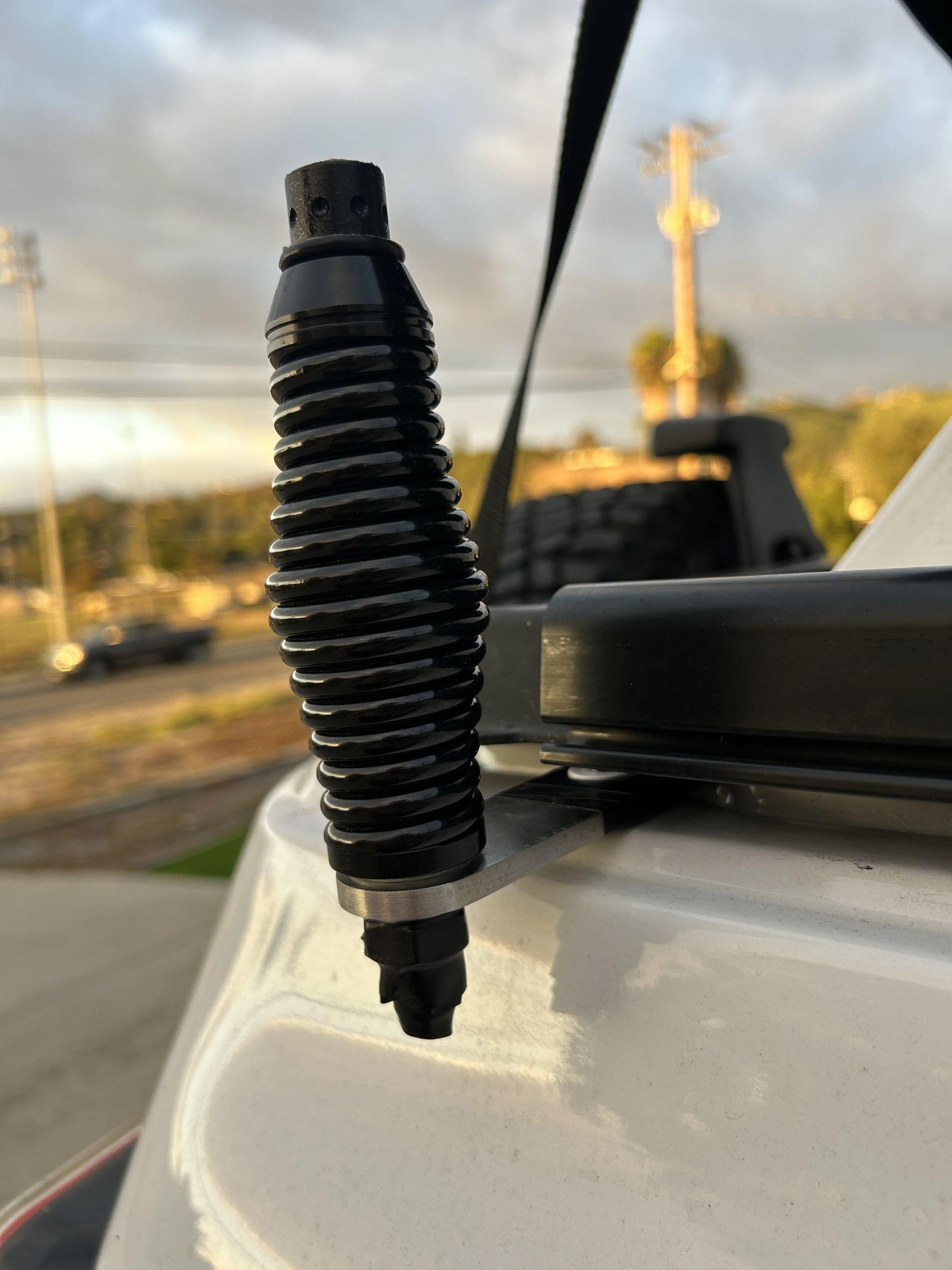 Ford Bronco DIY 4' LED Whip/Flag powered by 12v accessory outlet // Custom Bracket IMG_3626