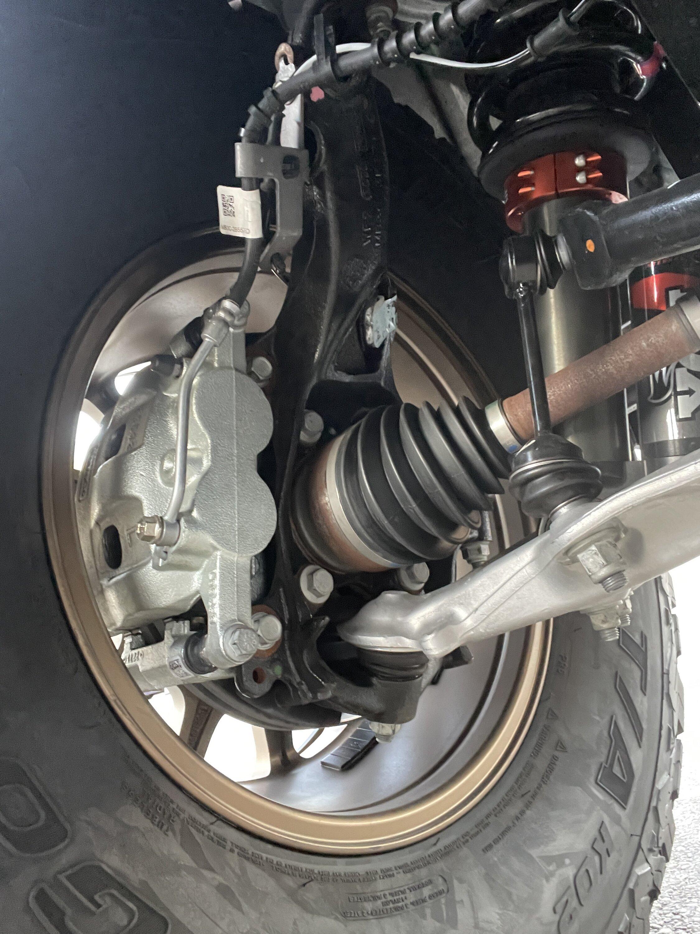 Ford Bronco Help Please: Caliper Bolt loose / damaged caliper base? IMG_0377.JPEG