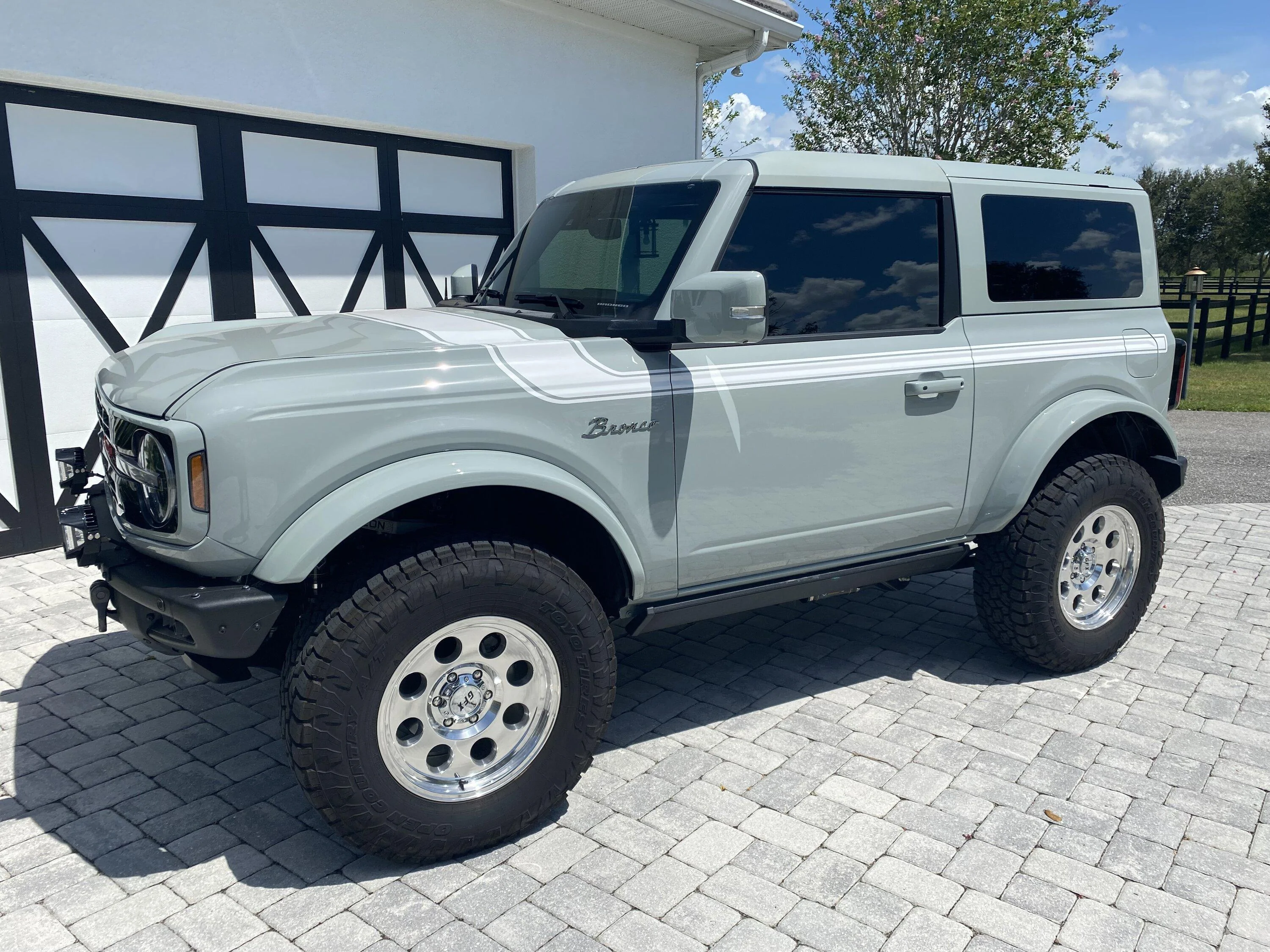 Ford Bronco Painted 2 -door Heritage Edition flares IMG_0850