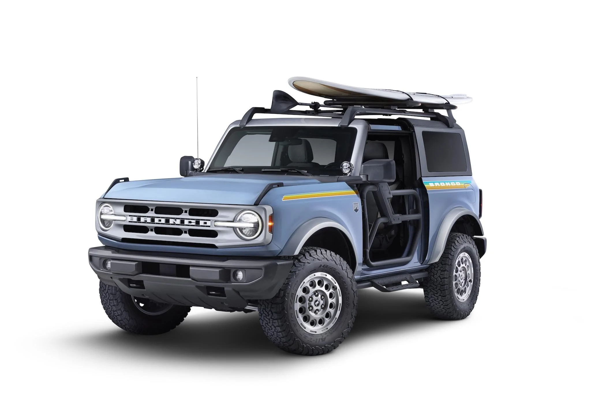 Ford Bronco Bronco @ SEMA 2023 Debuts ORV Package, Beach Bronco Concept, Vinyl Wrap Program BEACH BRONCO_BIG_BEND_3Q_FRONT