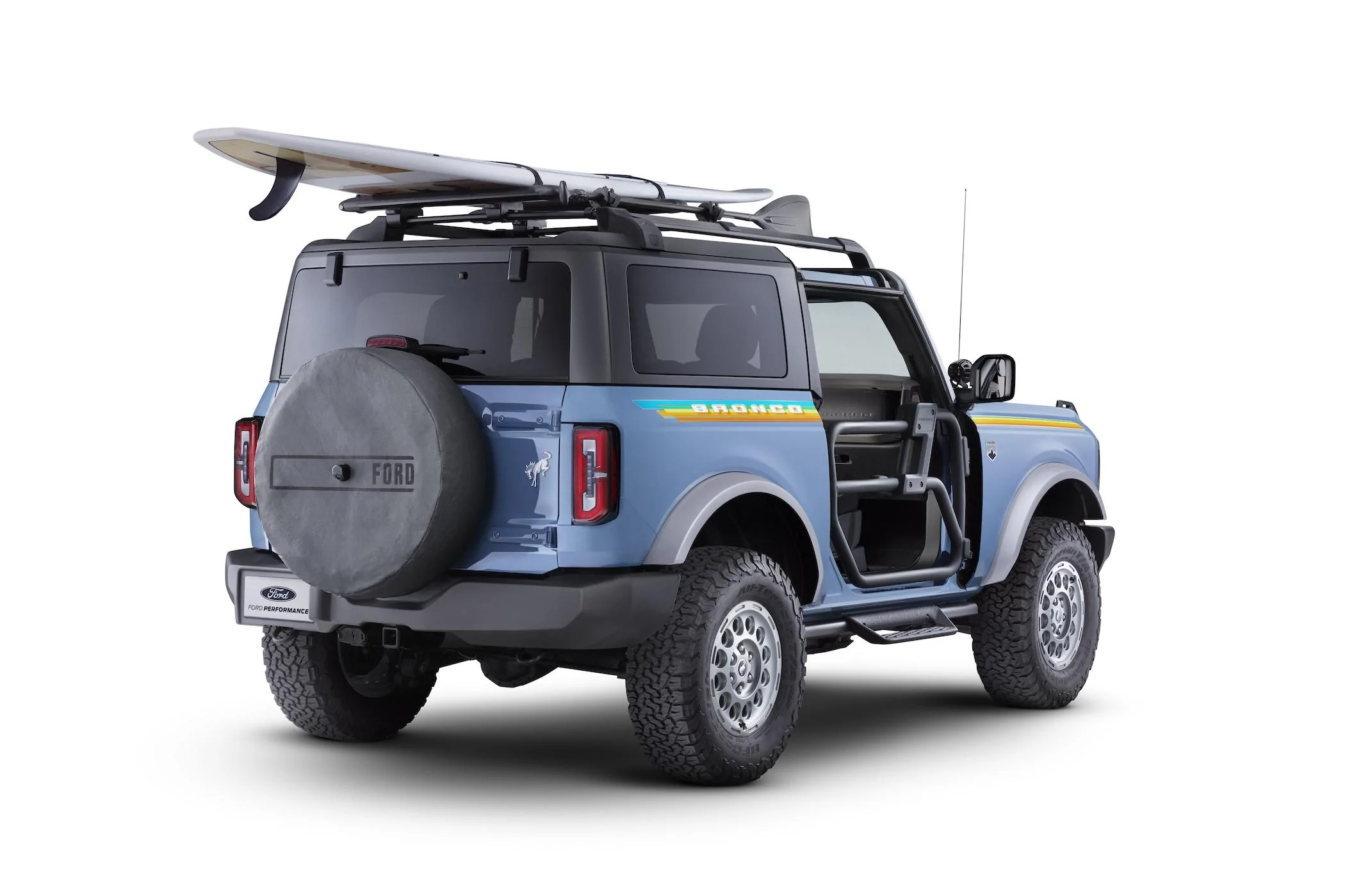Ford Bronco Bronco @ SEMA 2023 Debuts ORV Package, Beach Bronco Concept, Vinyl Wrap Program BEACH BRONCO_BIG_BEND_3Q_REAR_TIRE_COVER