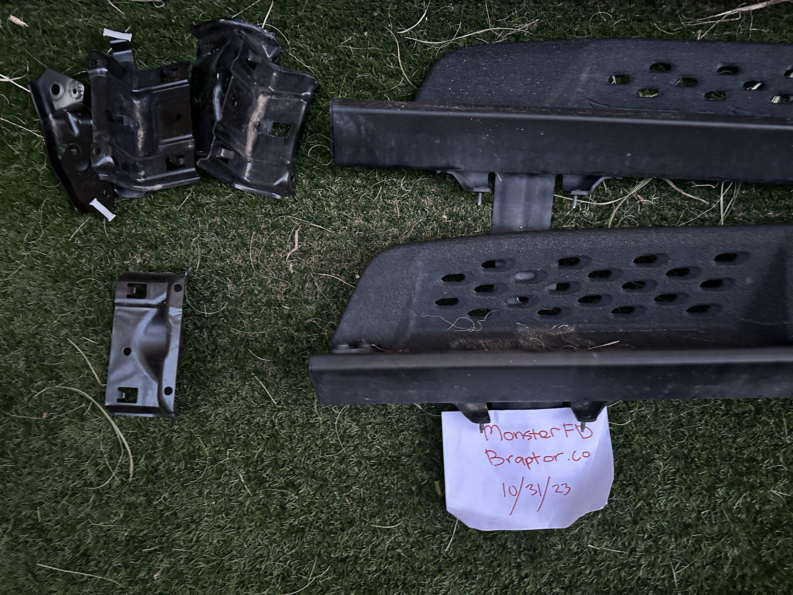 Ford Bronco FS - Bronco Raptor Step/Slider take offs Photo Oct 31 2023, 6 05 32 PM