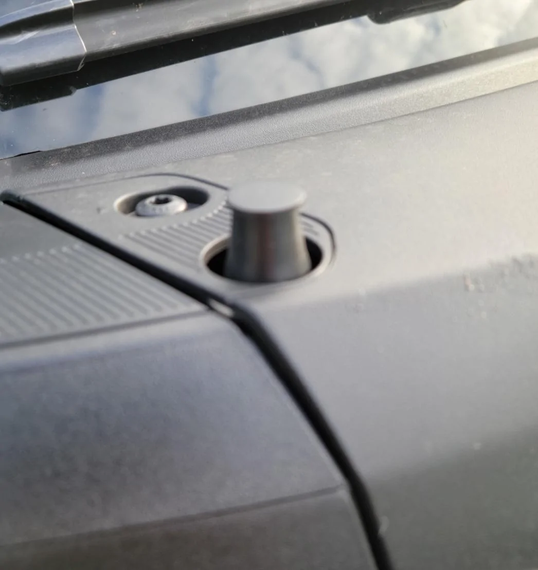Ford Bronco Antenna Delete Screenshot_20231101_130259_Photos