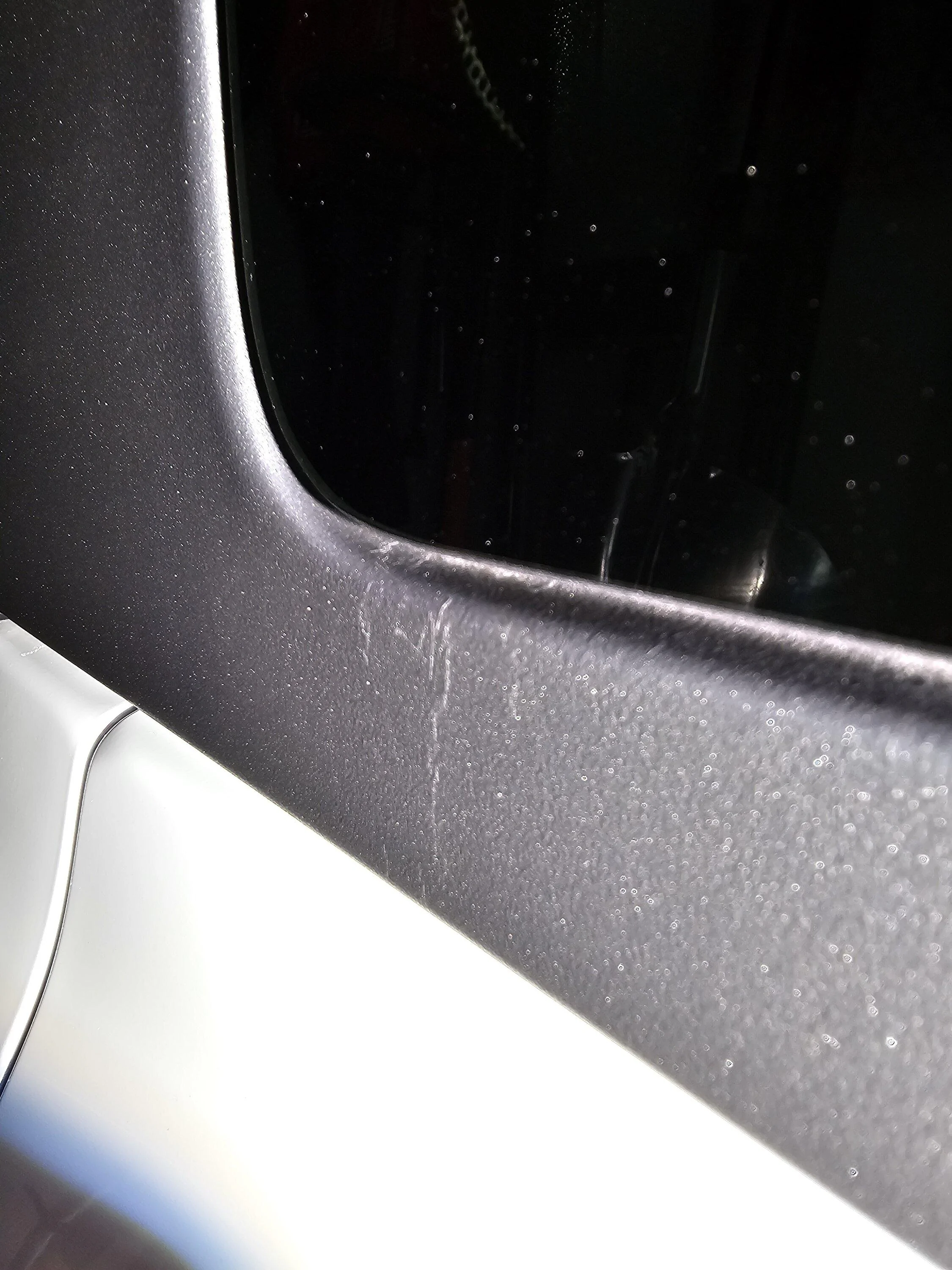 Ford Bronco Hardtop cracks?  Something else? 20231104_143024