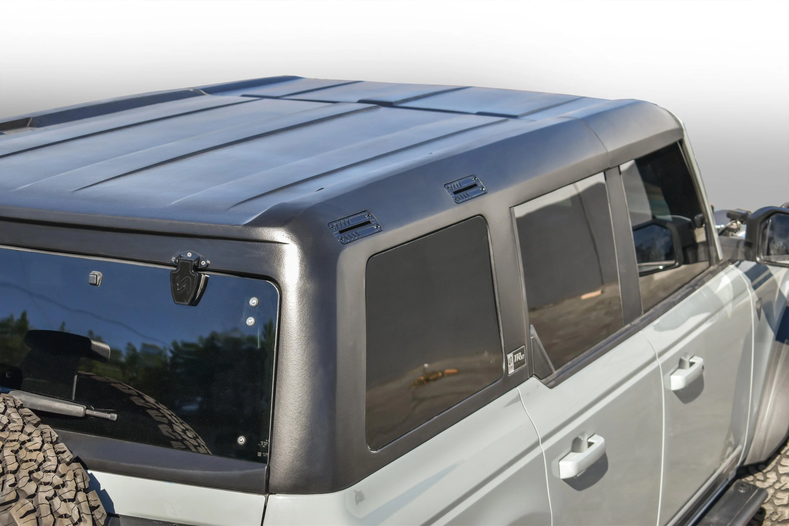 Ford Bronco Turn Offroad | Aftermarket Hard Top NOW AVAILABLE 6-jpg