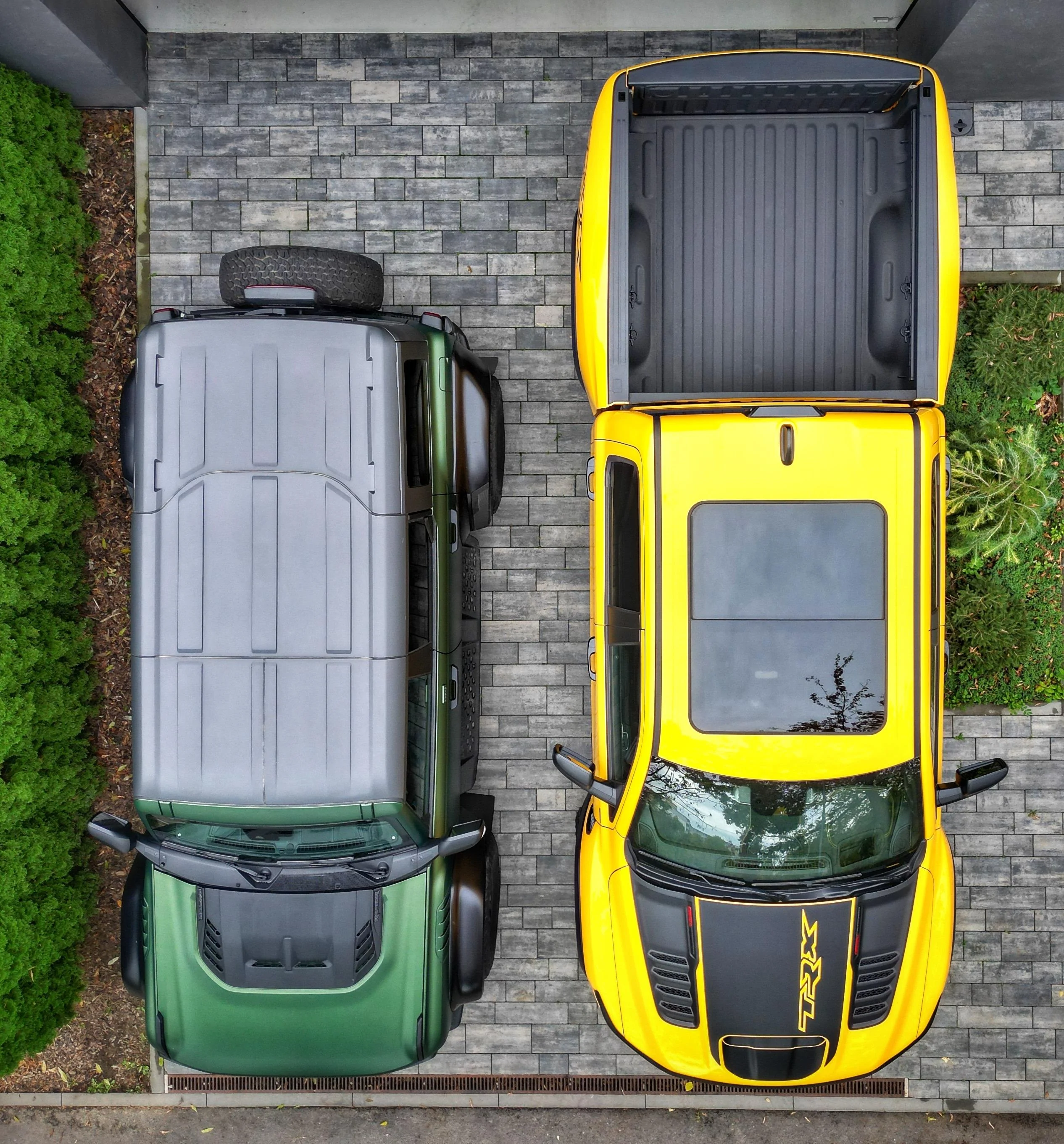 Ford Bronco Two dinosaurs in the house dji_fly_20231020_170846_255_1697813761951_photo
