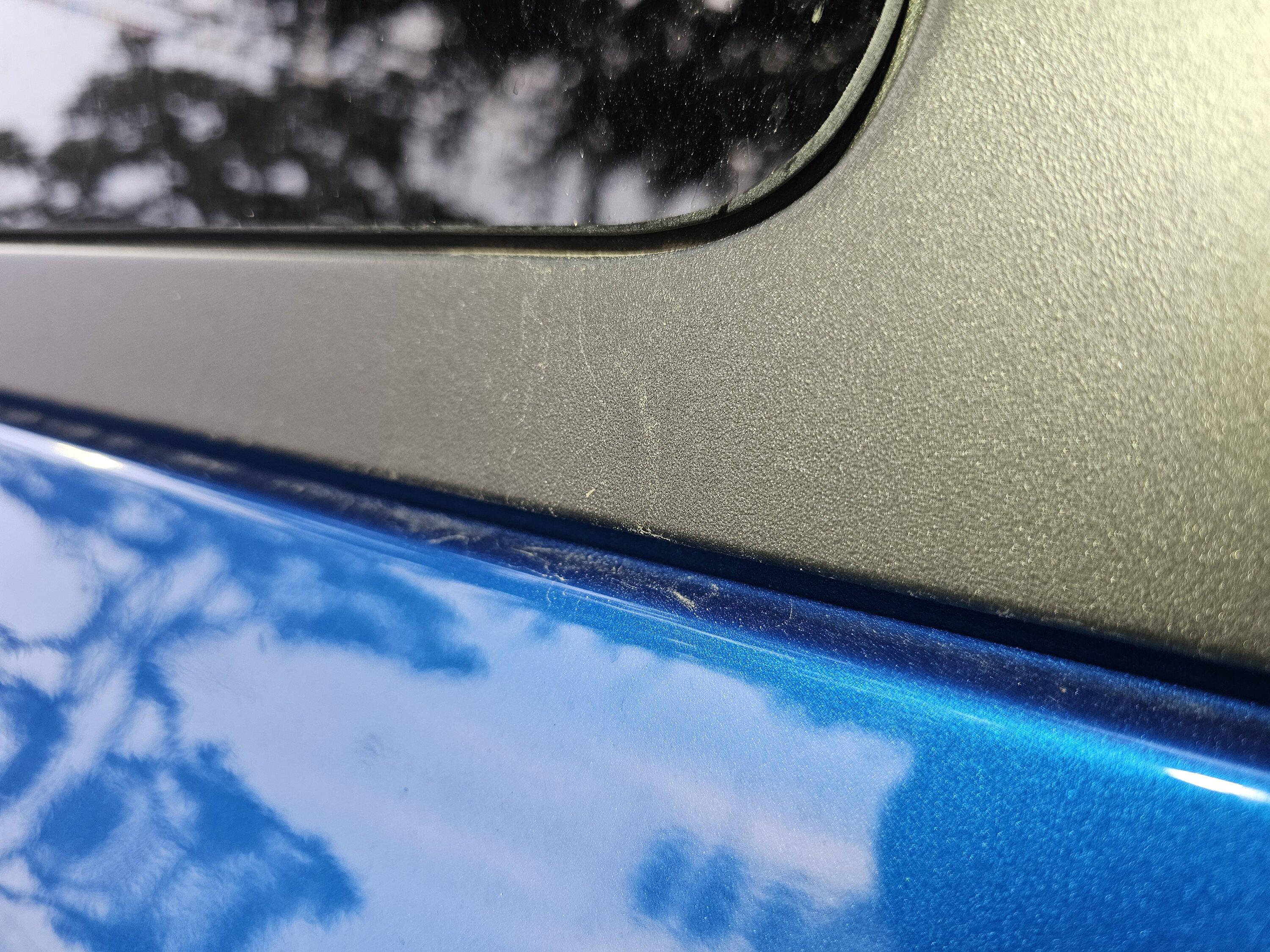 Ford Bronco Hardtop cracks?  Something else? 20231107_071828