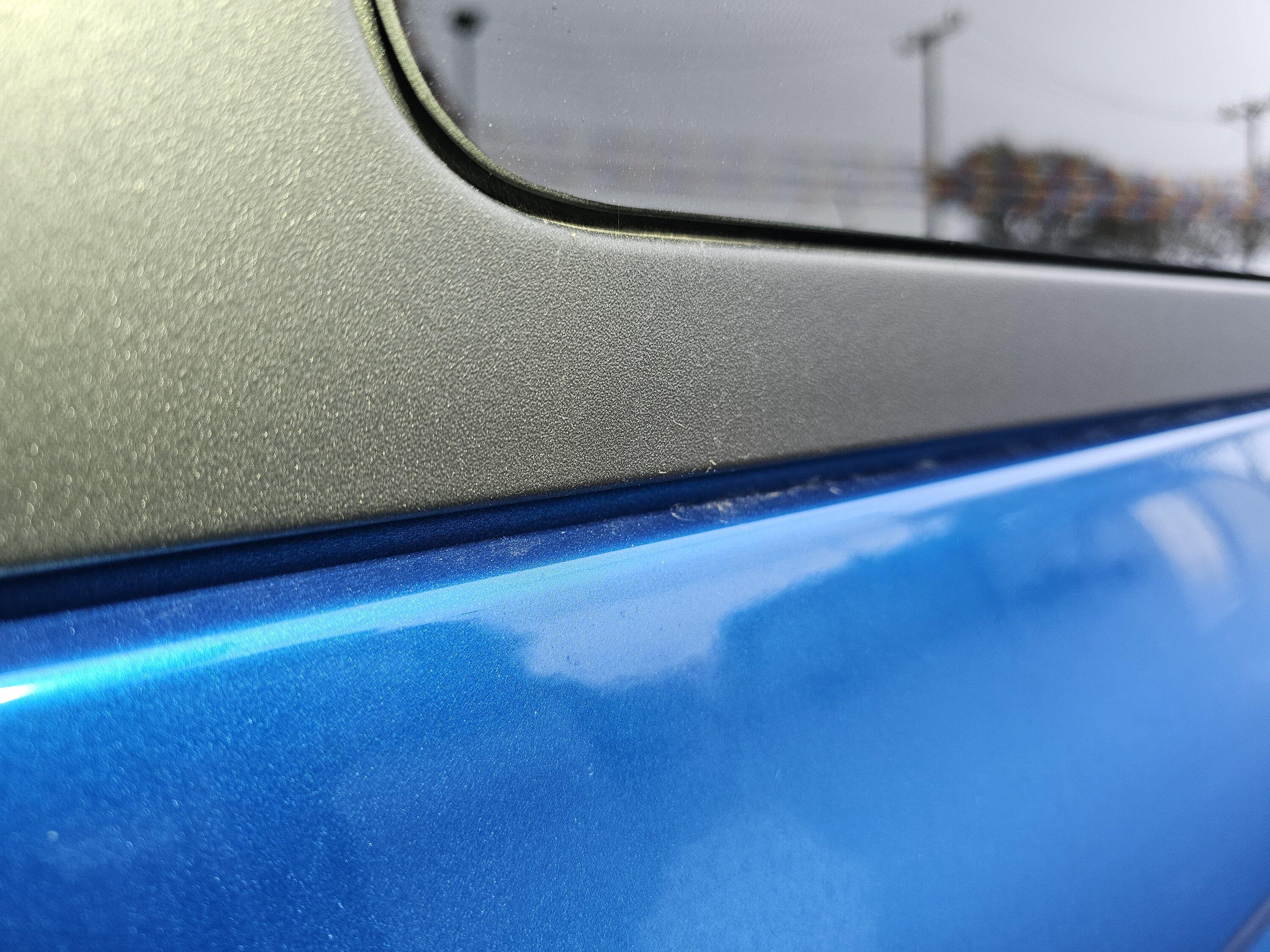 Ford Bronco Hardtop cracks?  Something else? 20231107_071849