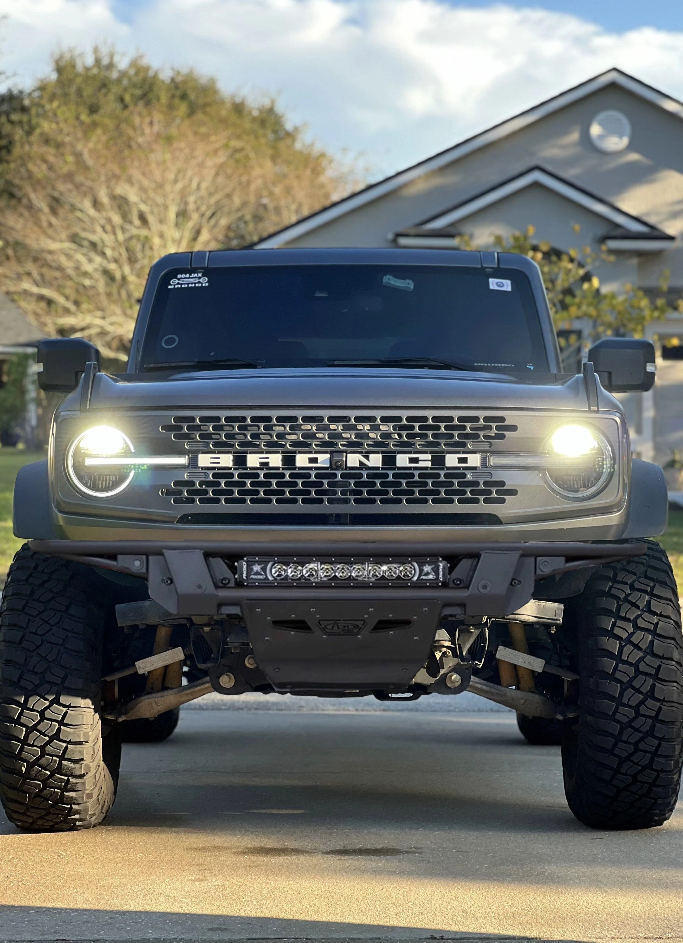 Ford Bronco ADD Front Bumper without the Lights 52EAB7C6-1932-4824-BB35-EA2446CD9C73