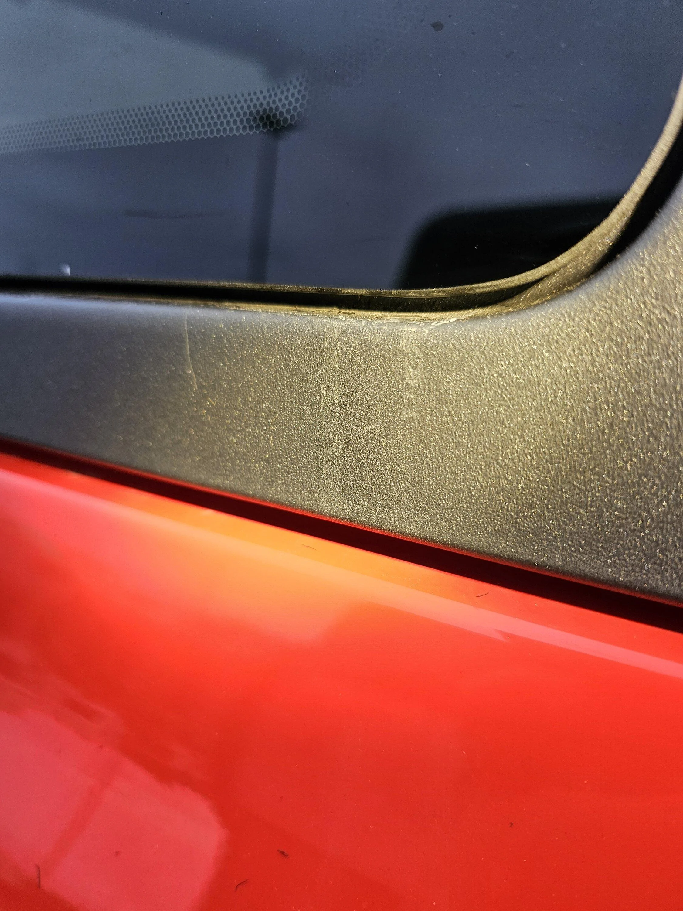 Ford Bronco Hardtop cracks?  Something else? 20231111_082724
