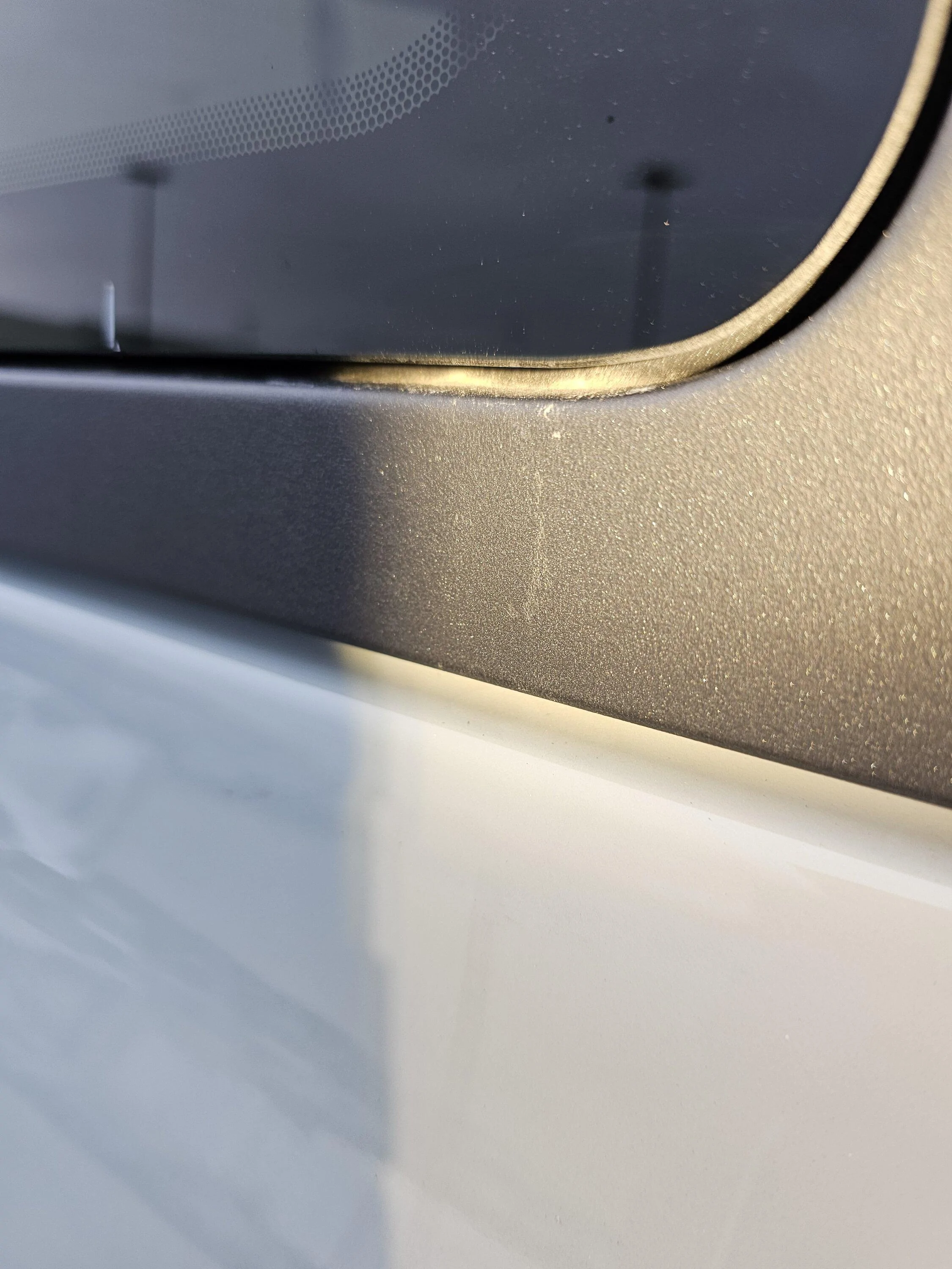 Ford Bronco Hardtop cracks?  Something else? 20231111_083059
