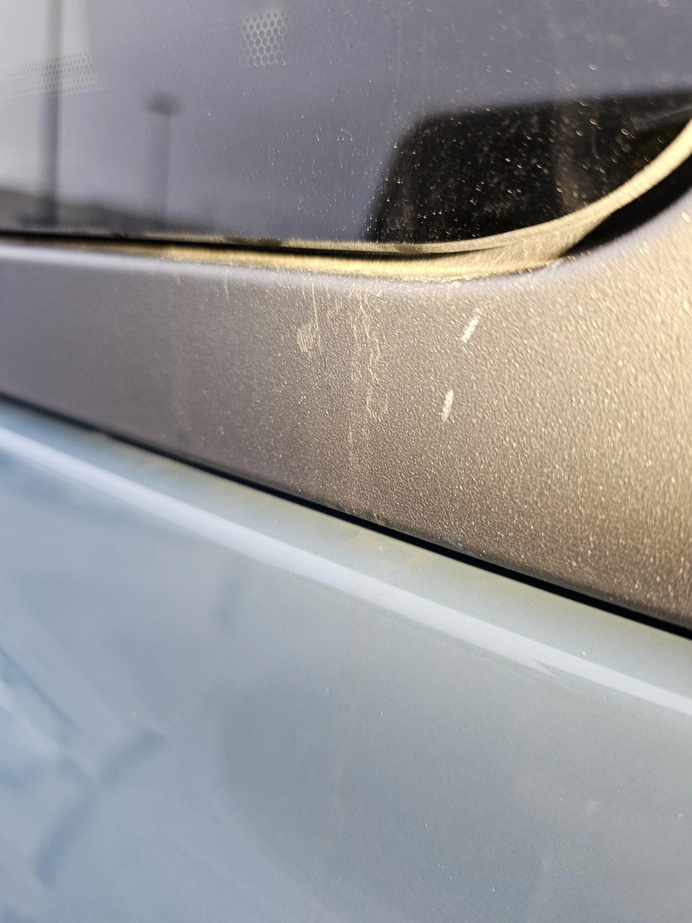 Ford Bronco Hardtop cracks?  Something else? 20231111_083118