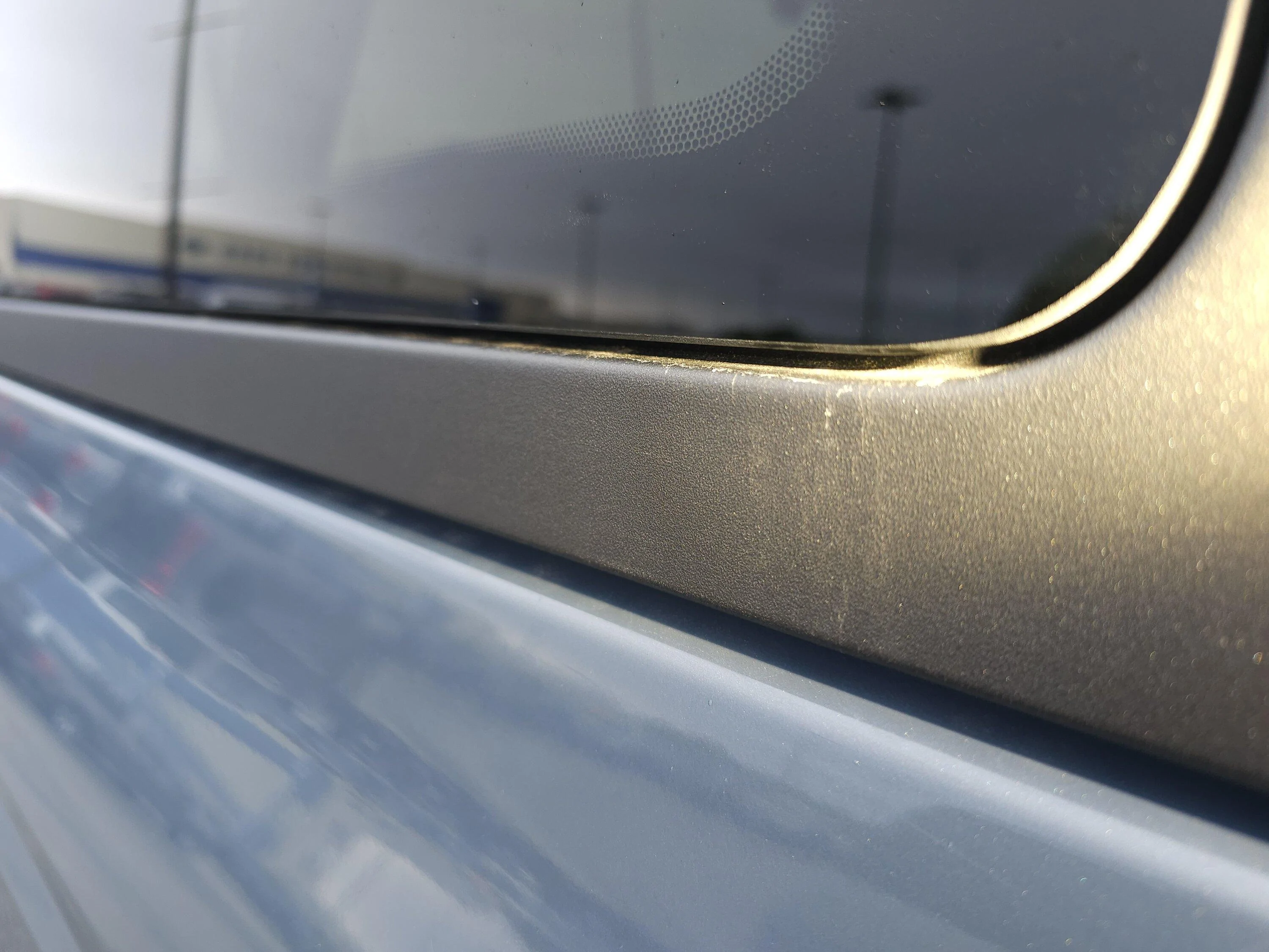 Ford Bronco Hardtop cracks?  Something else? 20231111_083616
