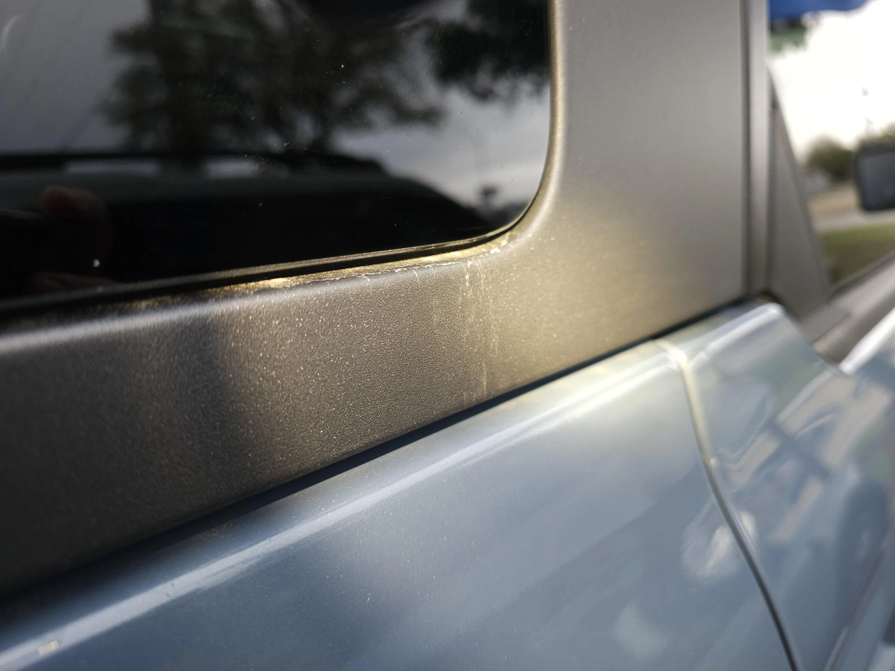 Ford Bronco Hardtop cracks?  Something else? 20231111_083633