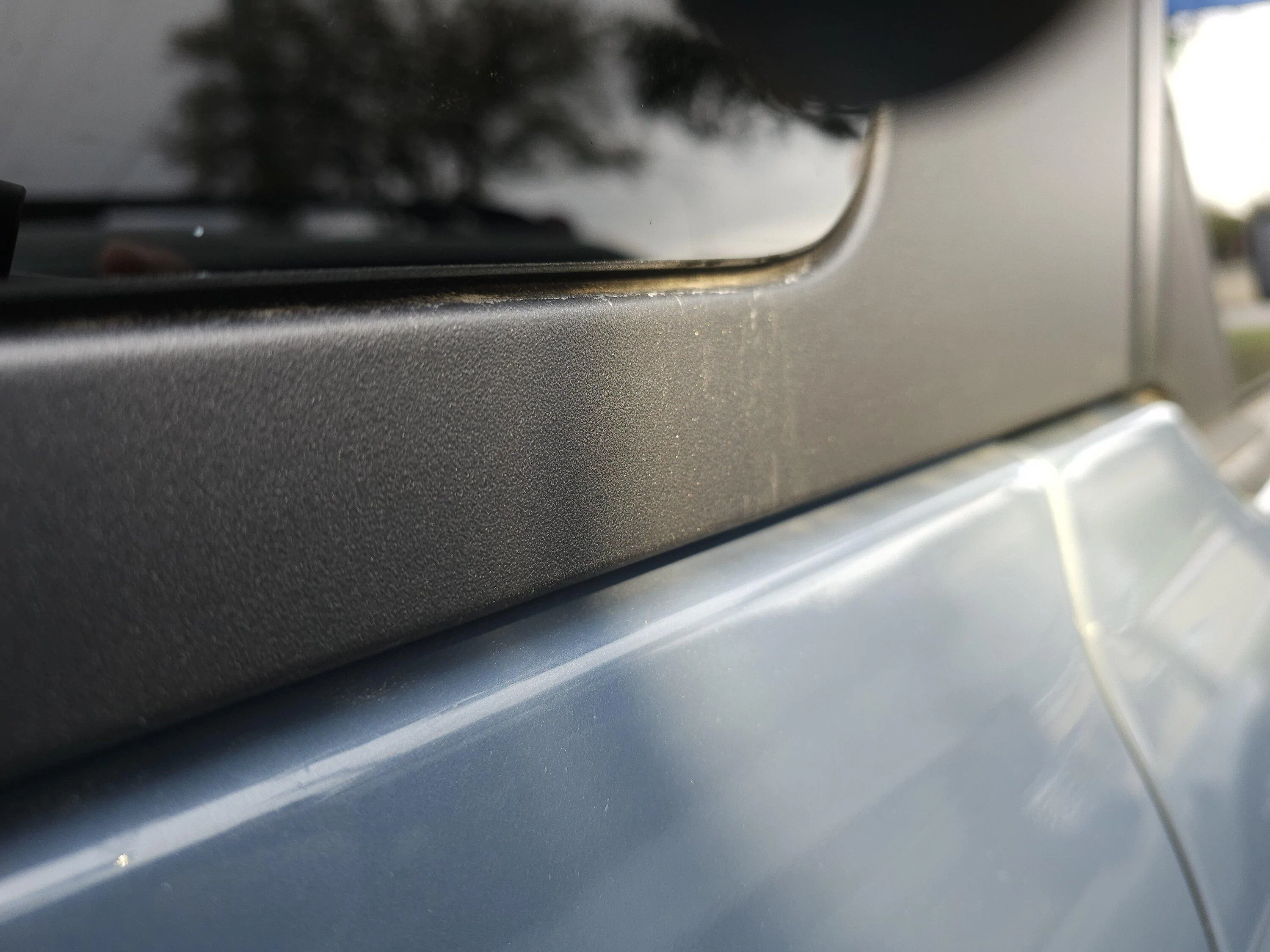 Ford Bronco Hardtop cracks?  Something else? 20231111_083641