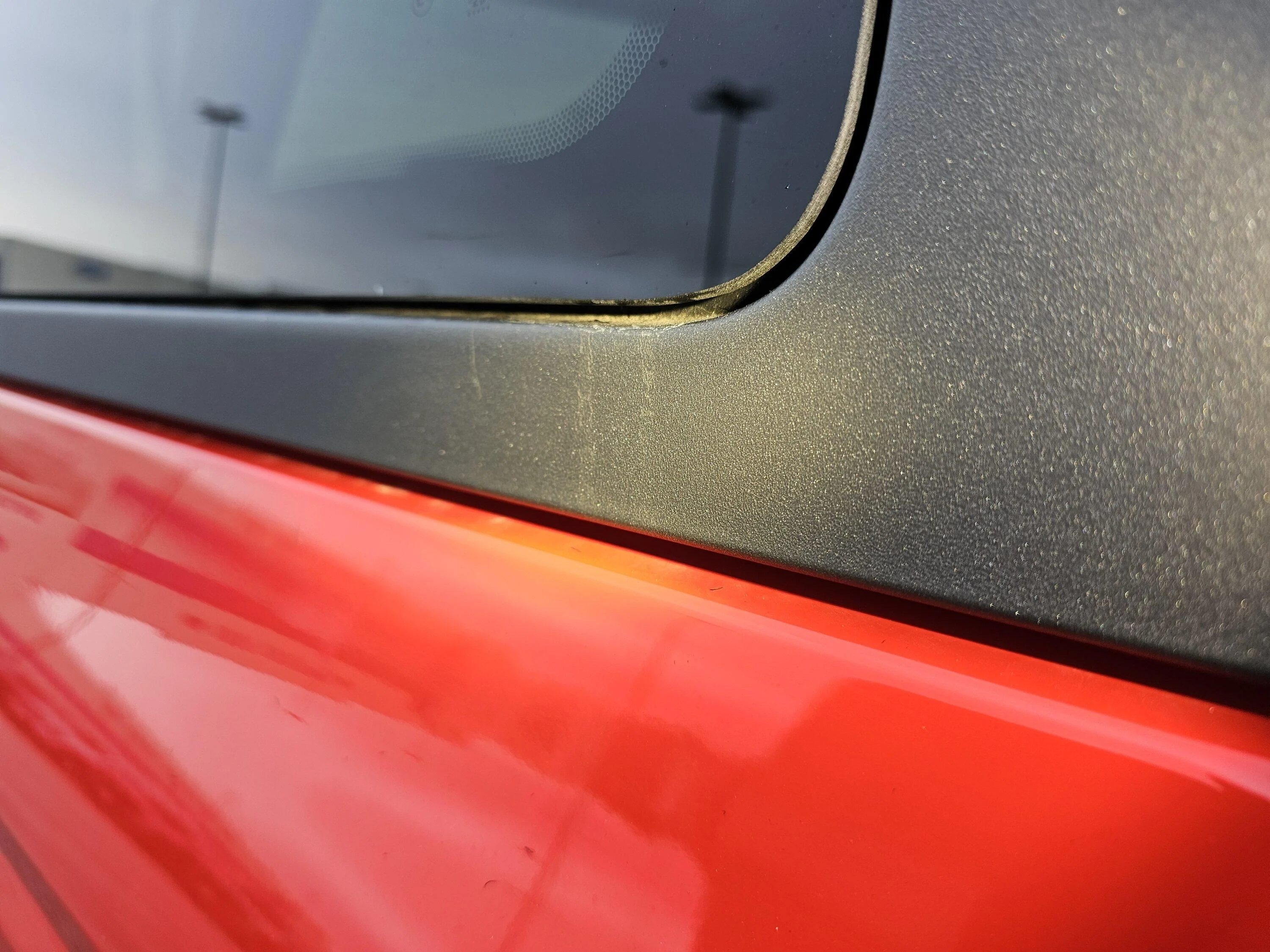 Ford Bronco Hardtop cracks?  Something else? 20231111_083916