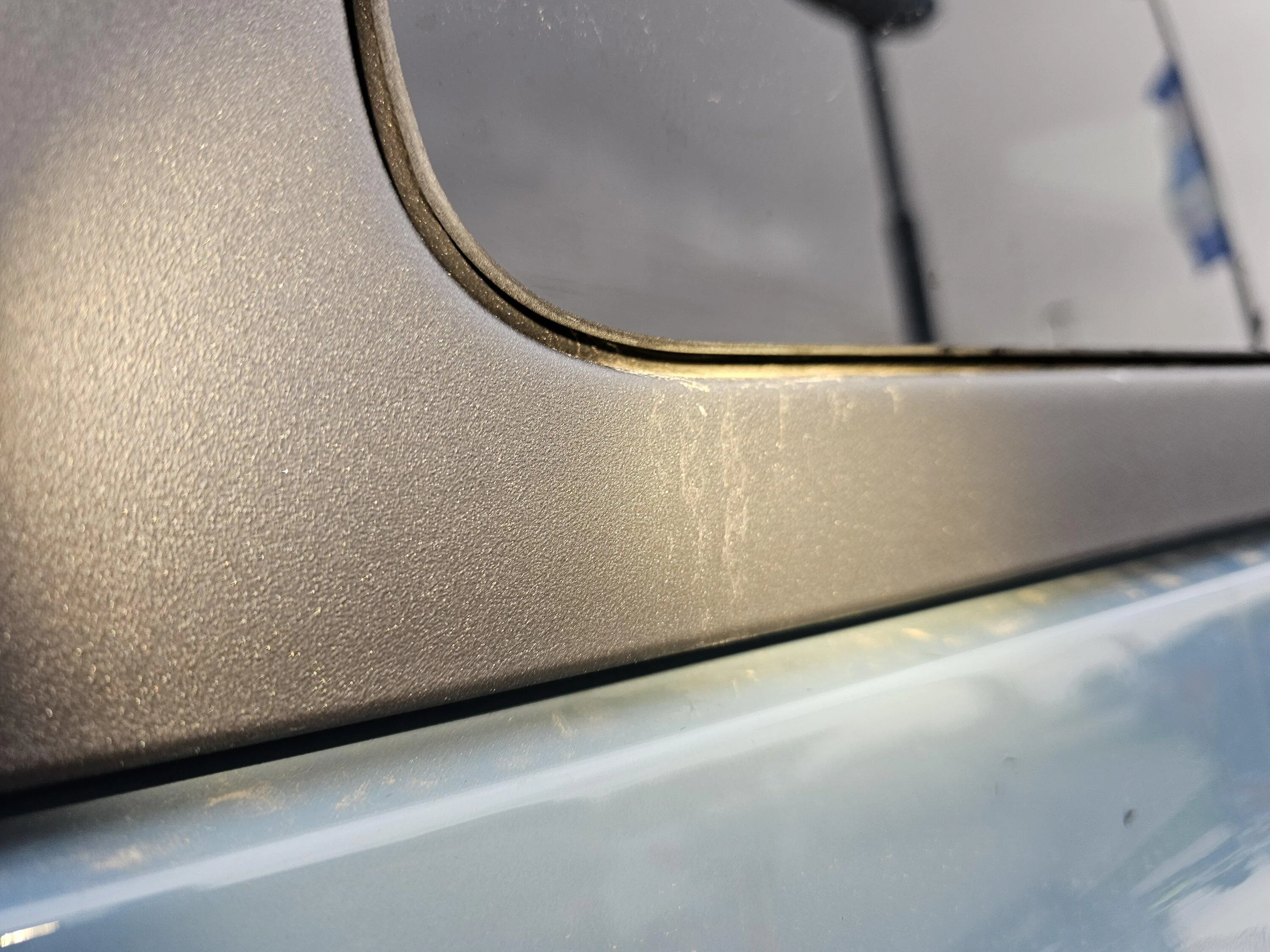 Ford Bronco Hardtop cracks?  Something else? 20231111_084138