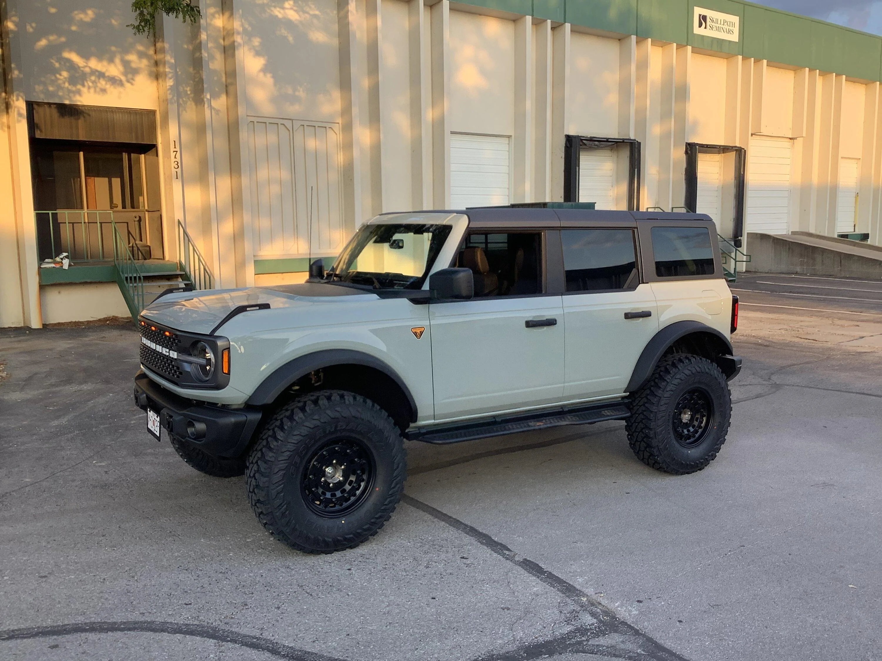 Ford Bronco Identify wheels? BE611CB0-B9BA-464E-A53C-D398396C4A46
