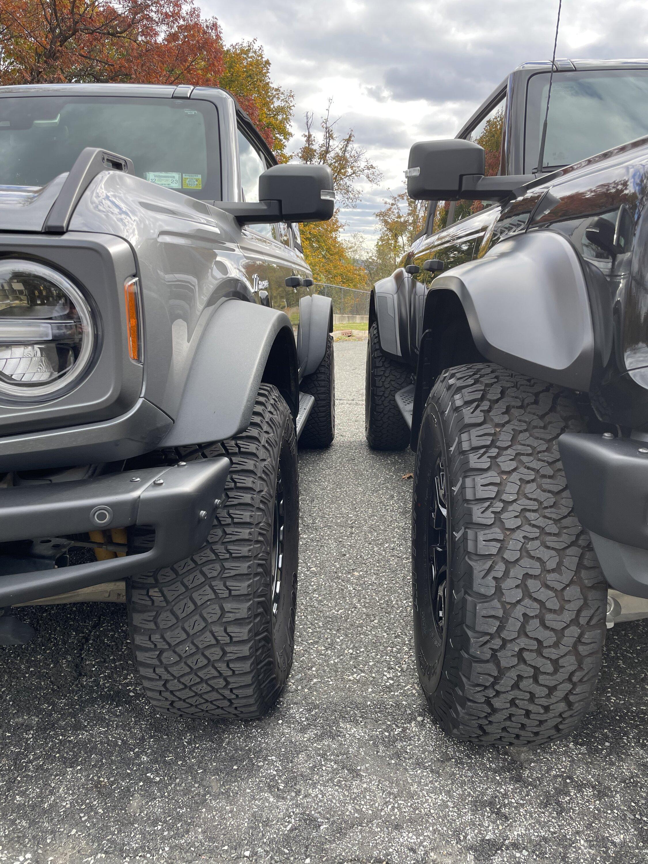 Ford Bronco Raptor v Badlands size comparison IMG_5015