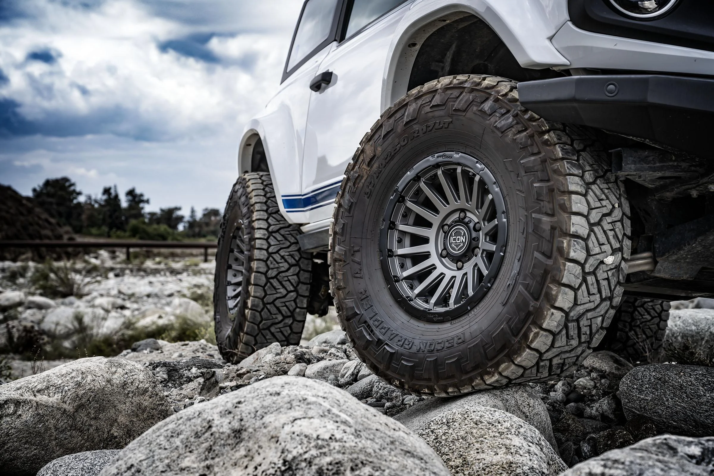 Ford Bronco NEW Recon Pro Wheel with Innerlock and HALO Wheel Armor from ICON Alloys Recon-Pro-17in_LS02_Hi-Res