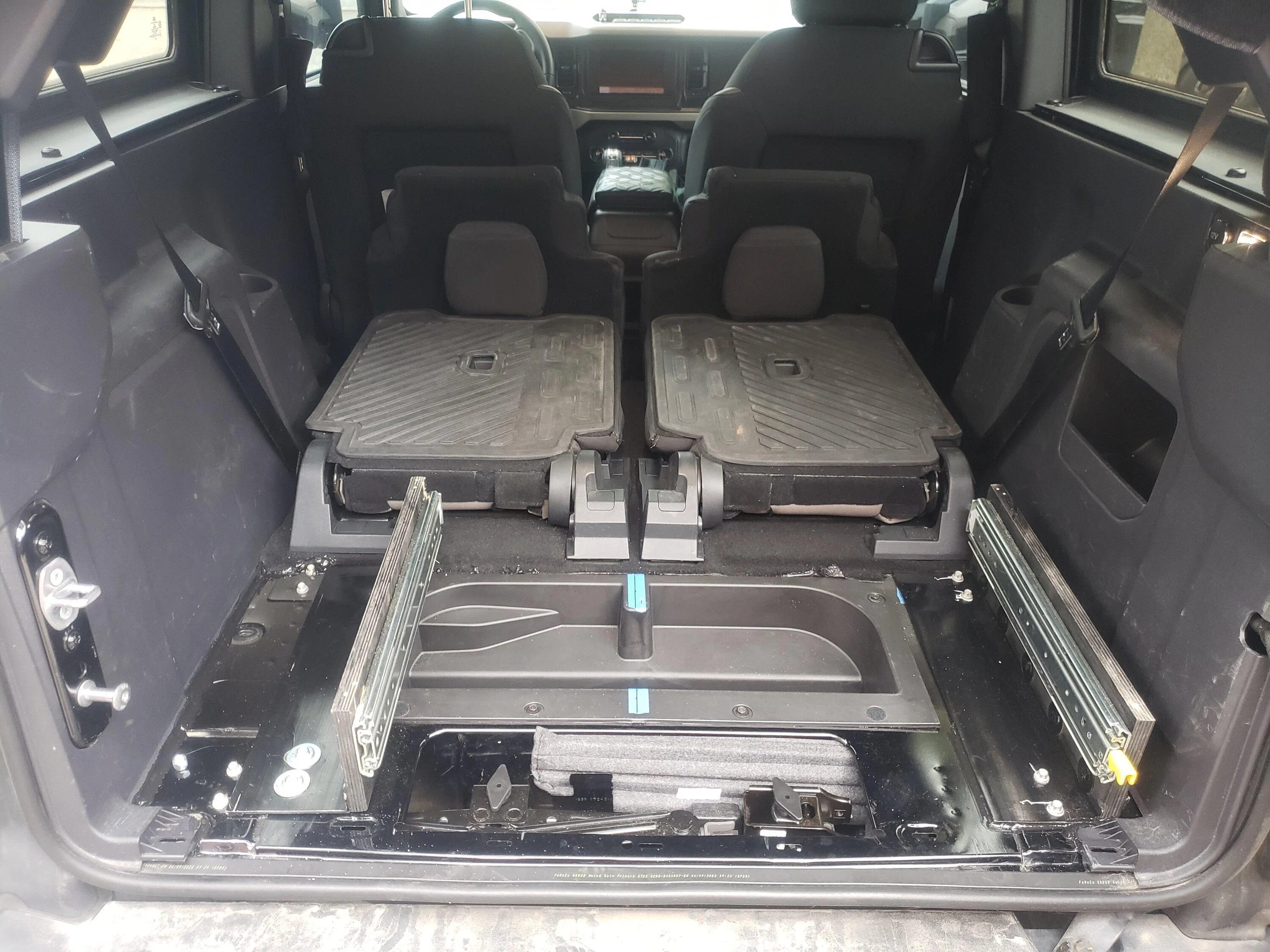 Ford Bronco 2 door level floor storage with seats 20231016_174043