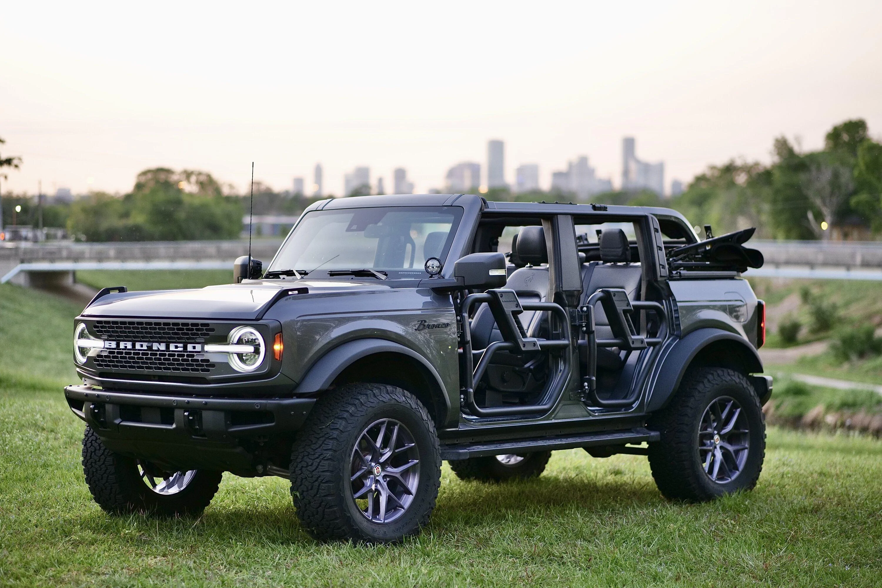 Ford Bronco BDUSA Replacement Vent Clip / Vent Tabs Now Available P1034566