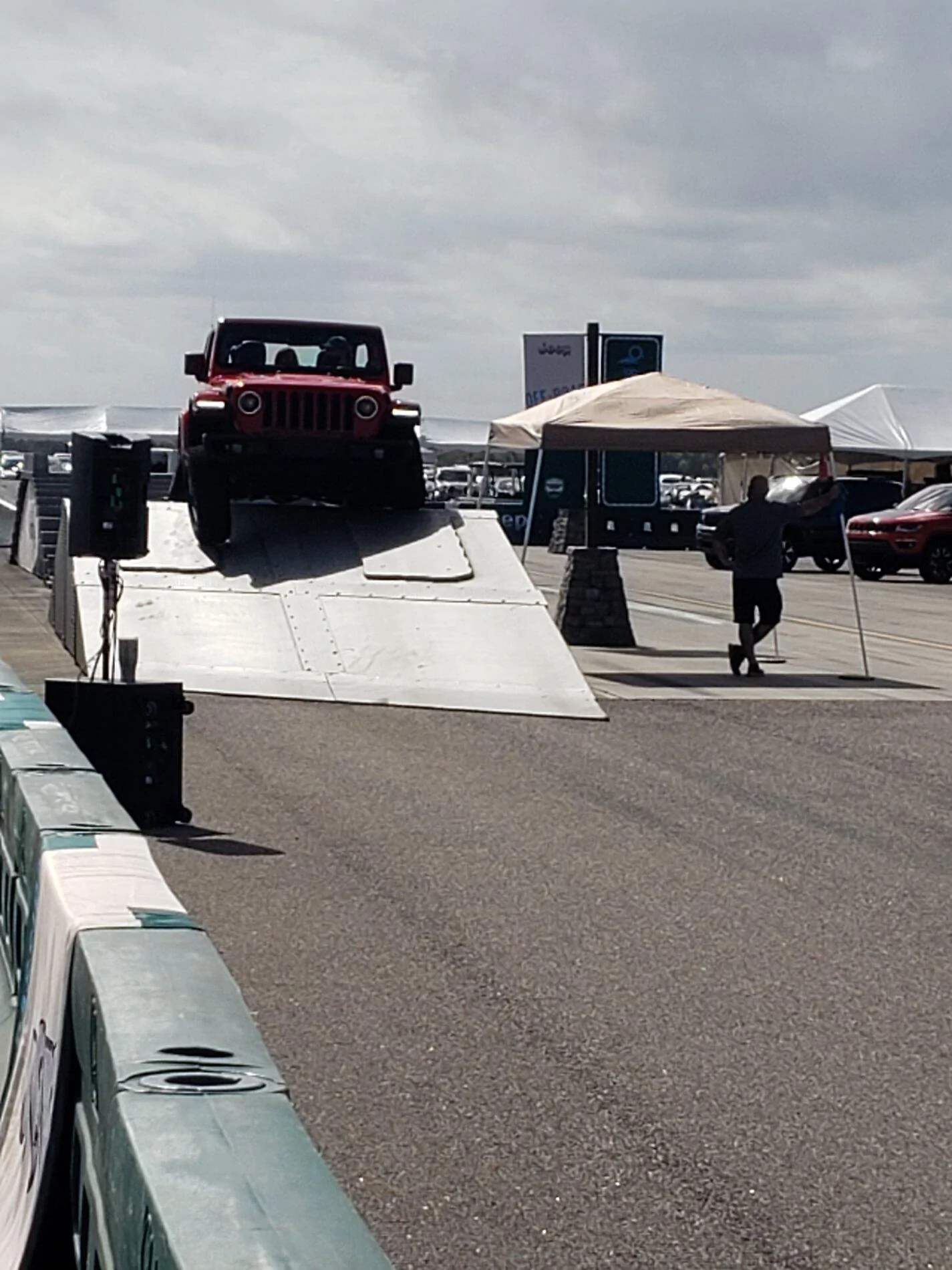 Ford Bronco Jeep Demos 20201101_111901