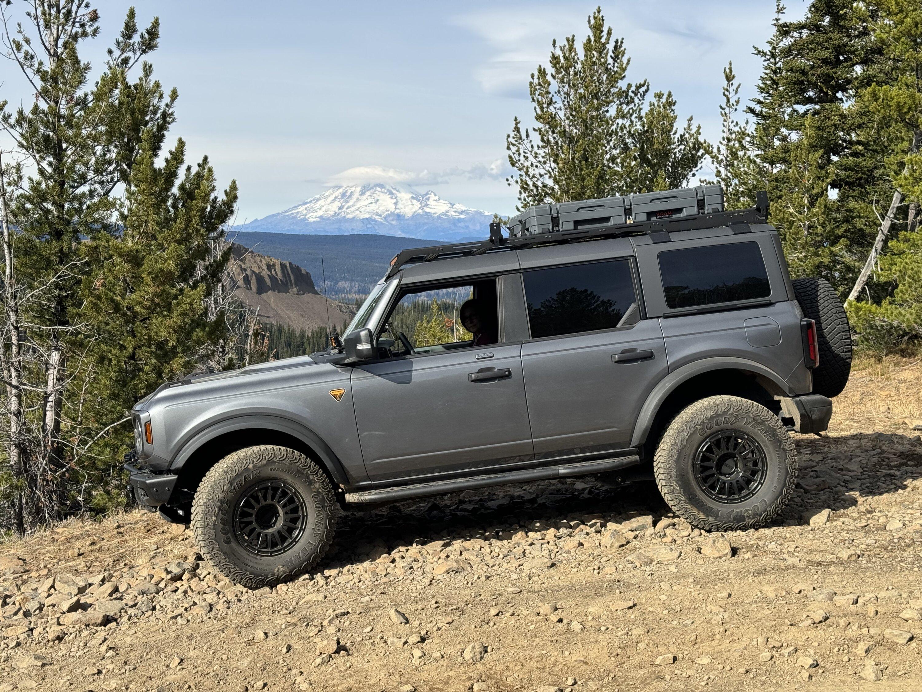 Ford Bronco CARBONIZED GRAY Bronco Club IMG_8925