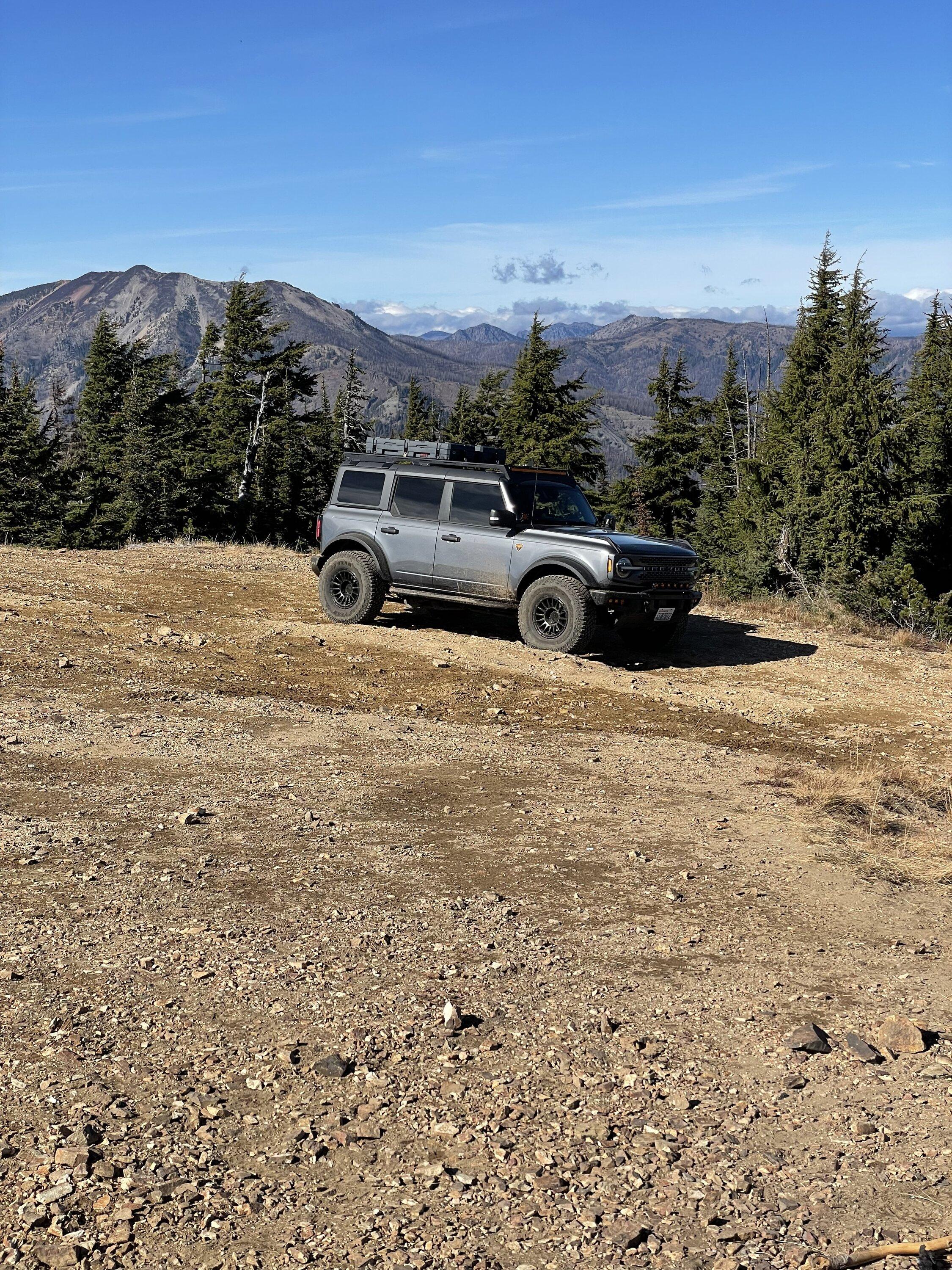 Ford Bronco CARBONIZED GRAY Bronco Club IMG_8707